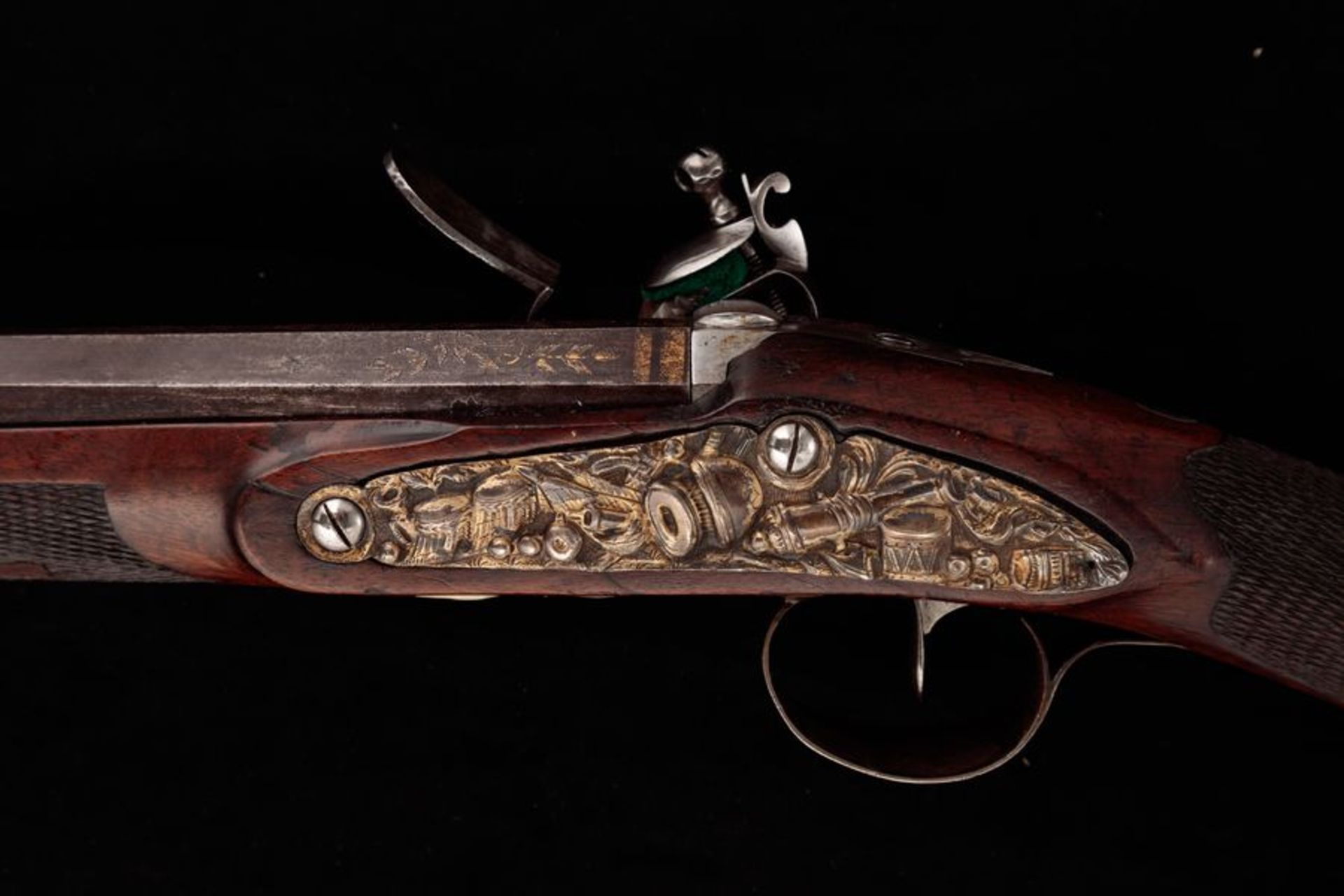 French hunting ri e with a intlock, circa 1800, with a silver instrument. Overall [...] - Bild 4 aus 10