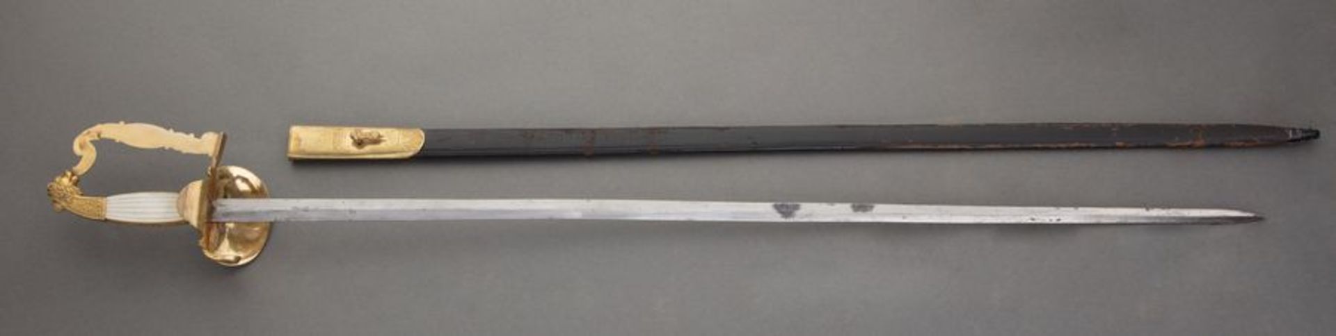 Sword of Russian civil of cials during the reign of Nicholas I. Total length - 90 cm: [...] - Bild 3 aus 4