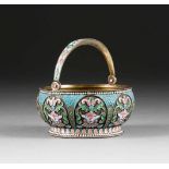 CLOISONNÉ-EMAIL-ZUCKERSCHALE Russland, Moskau, Wassili Andreew, 1896-1908 Silber, vergoldet. D. 10,3