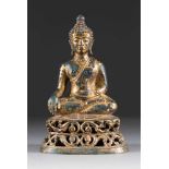 SITZENDER SHAKYAMUNI Thailand, 19./20. Jh. Bronze, vergoldet. H. 27,5 cm. Ber., min. besch. und