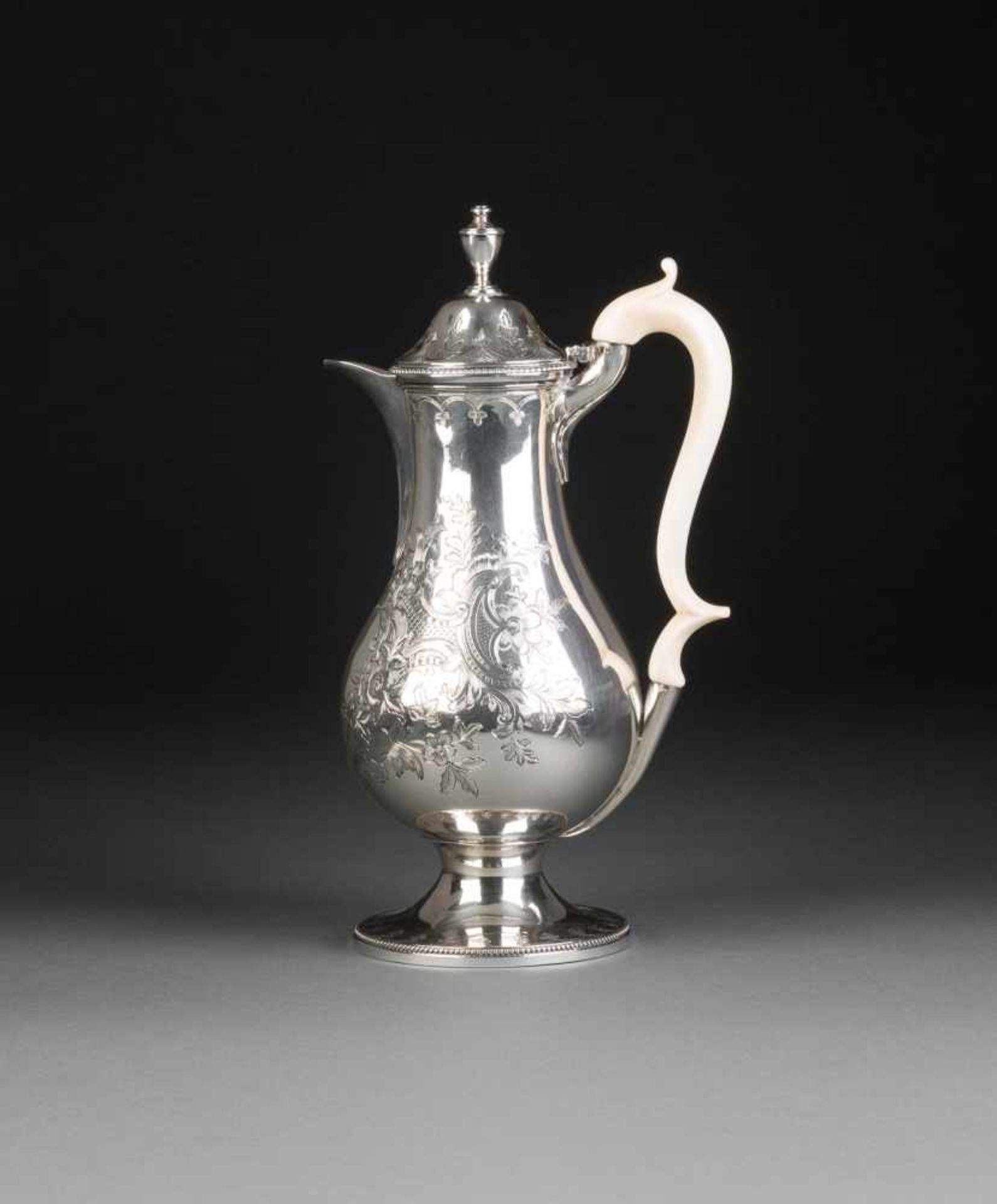 GEORG III-KAFFEEKANNE England, London, Meister Solomon Hougham (1746-1812), 1792 Silber,