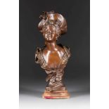 HIPPOLYTE MOREAU 1832 Dijon - 1927 Neuilly-sur-Seine 'La Moqueuse (Die Spötterin) Bronze, braun