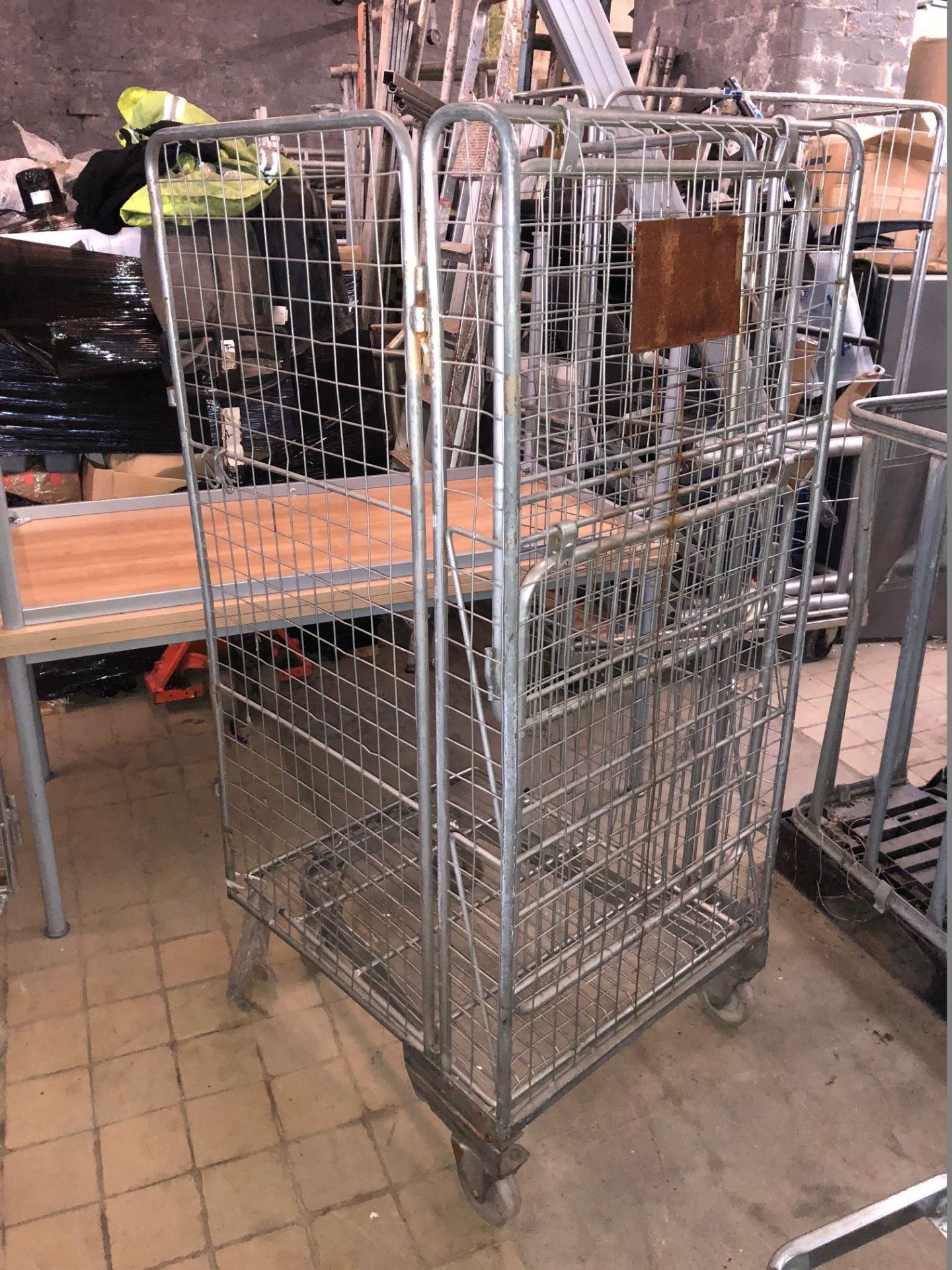 10 x Mobile Stock Cages