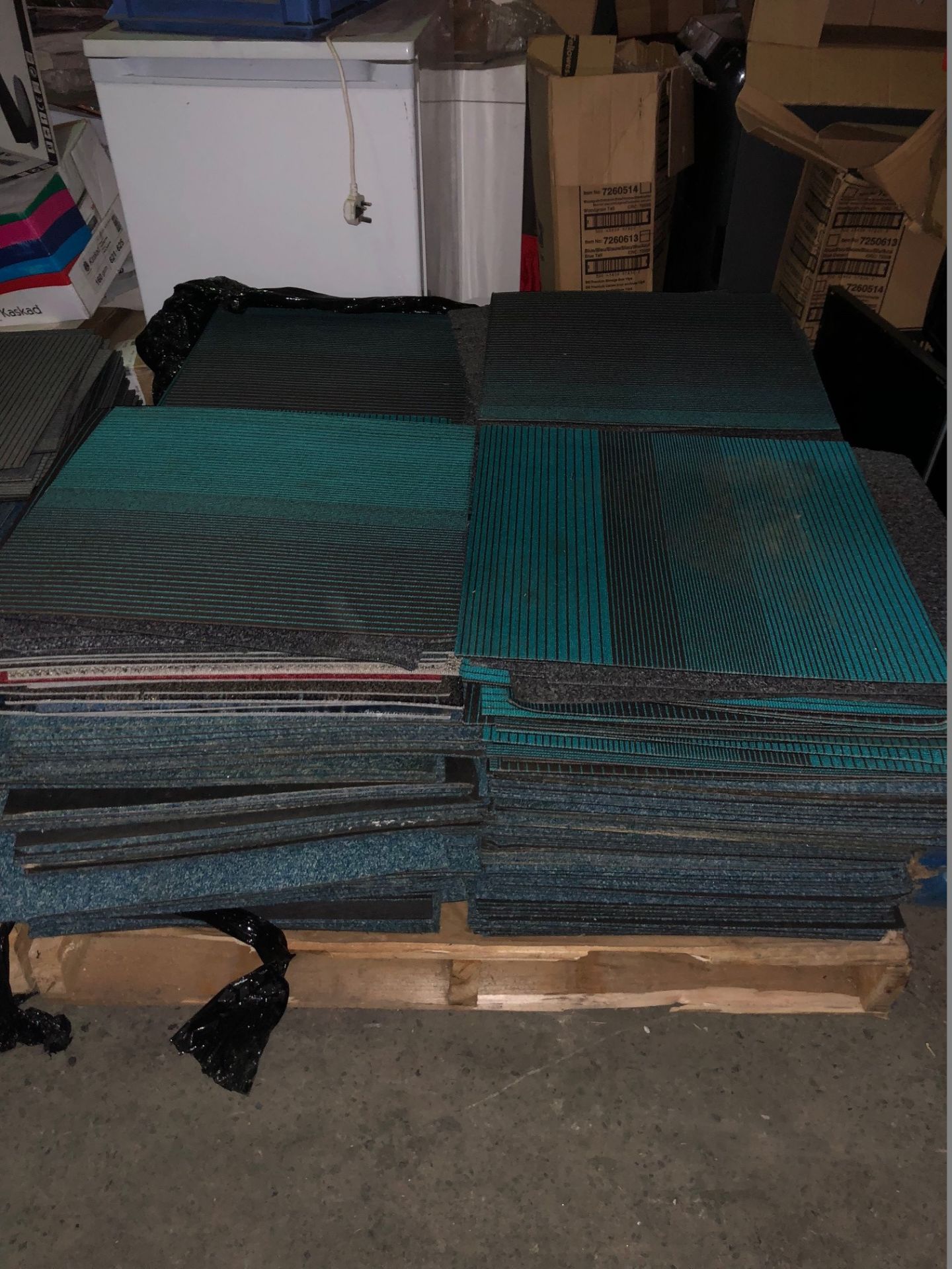 1 x Pallet of Carpet Tiles