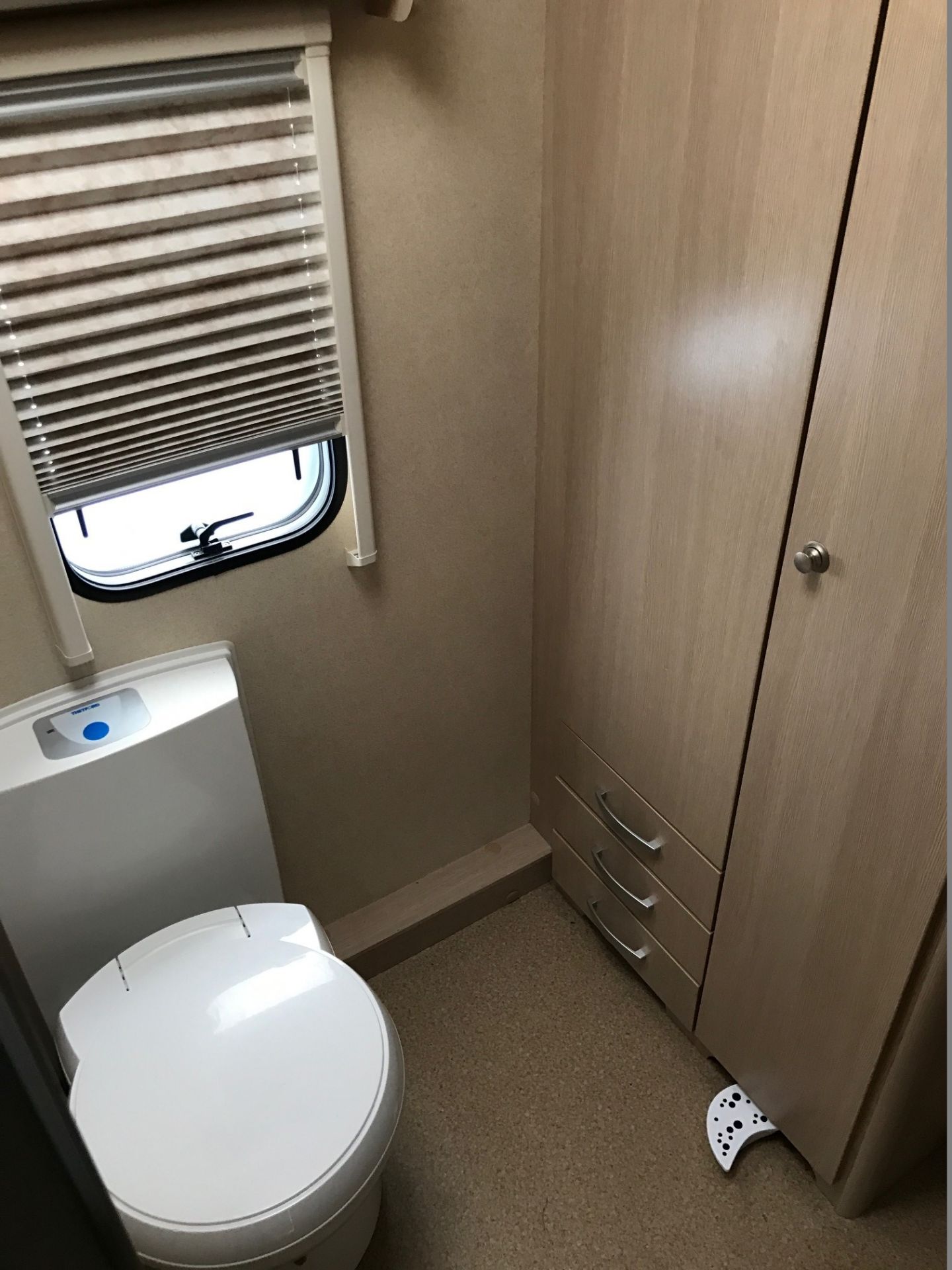 Sterling Moonstone Eccles 4 Berth 2011 End Bathroom Caravan - No VAT / Buyers Premium 5% - Image 10 of 13