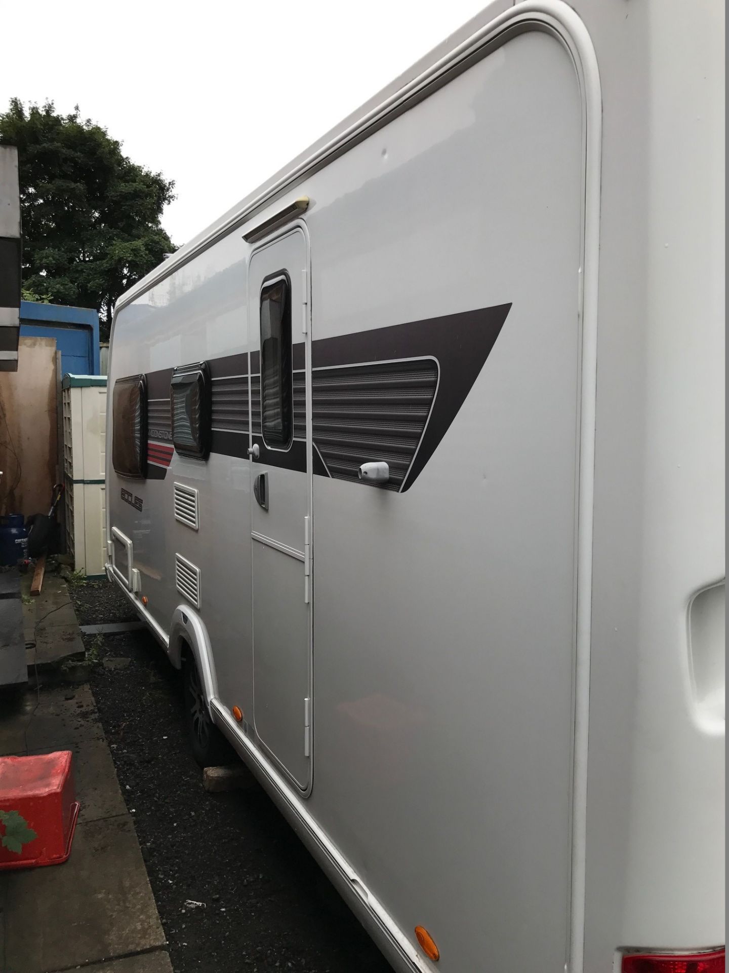 Sterling Moonstone Eccles 4 Berth 2011 End Bathroom Caravan - No VAT / Buyers Premium 5% - Image 4 of 13