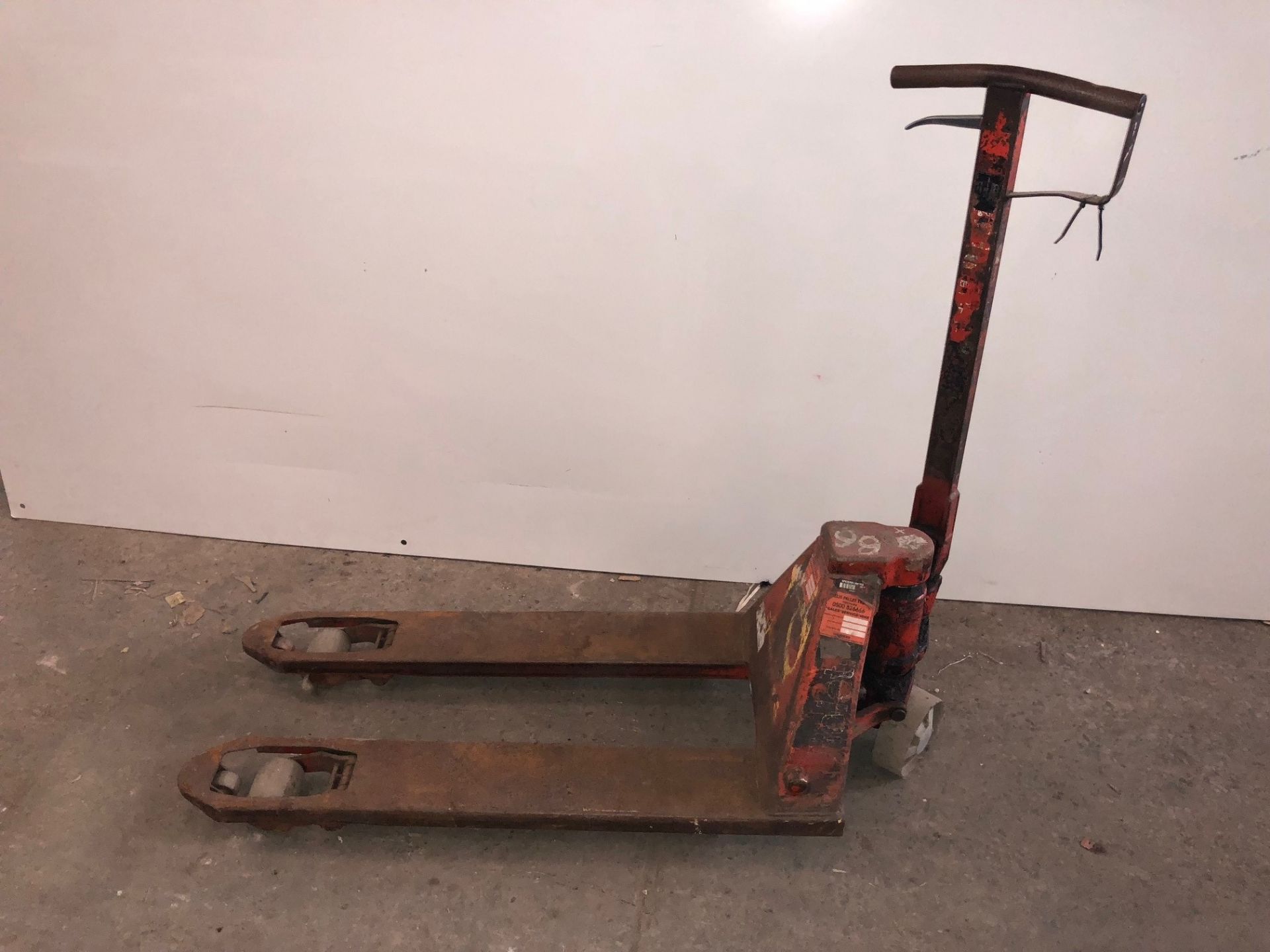 1 x Pallet Truck