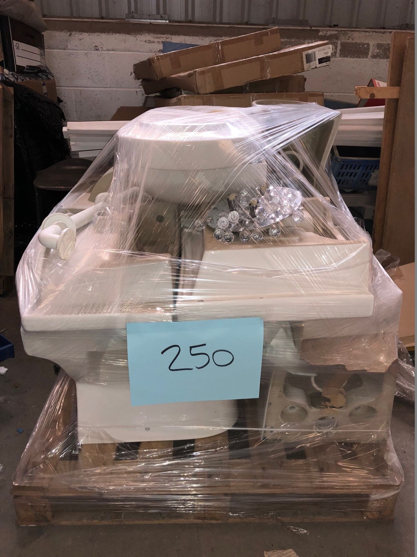 1 x Pallet of Mixed Bathroom Fixtures Including Ceramic Sinks/Toilets