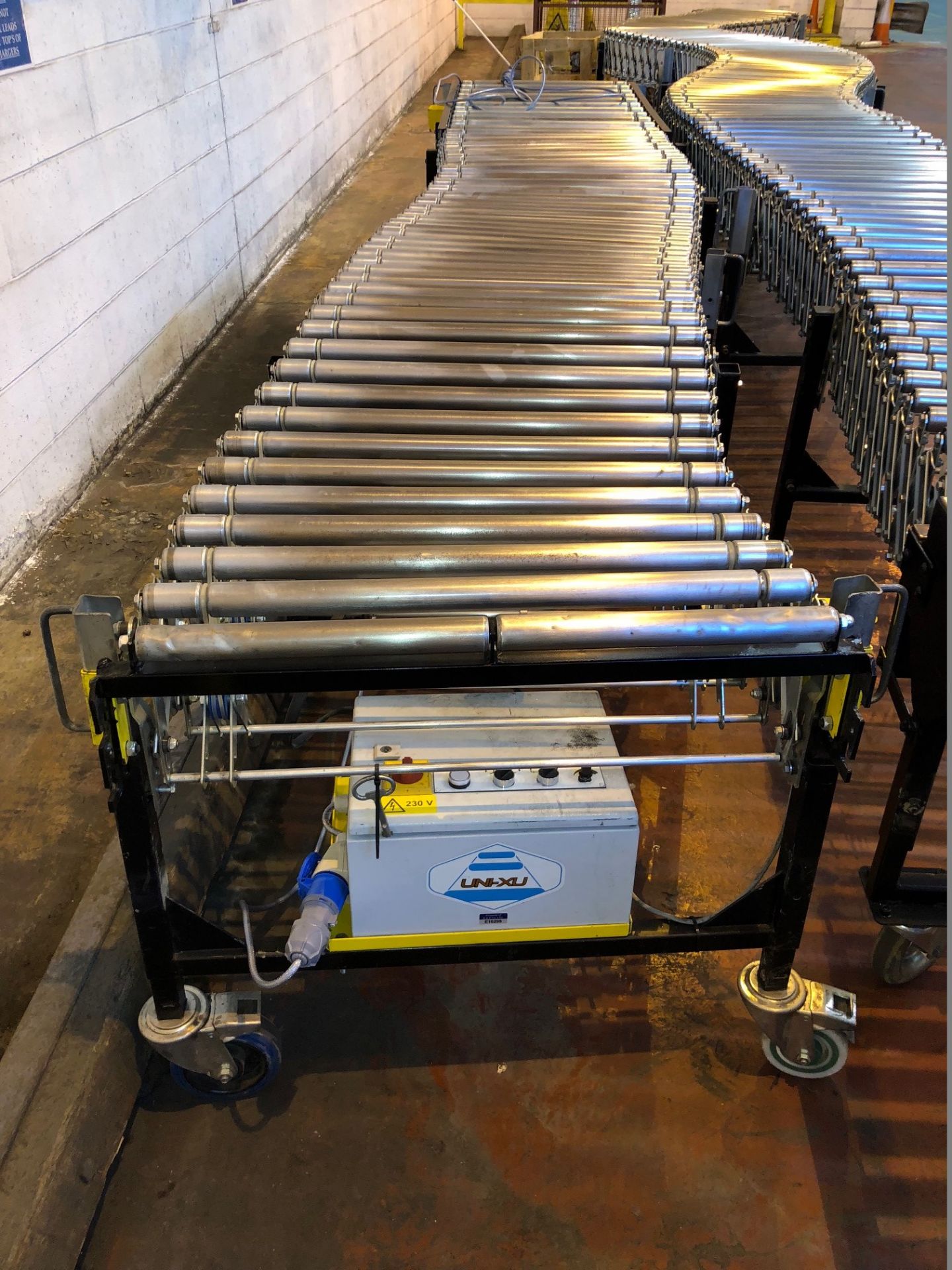 20ft Flexible Powered Roller Conveyor