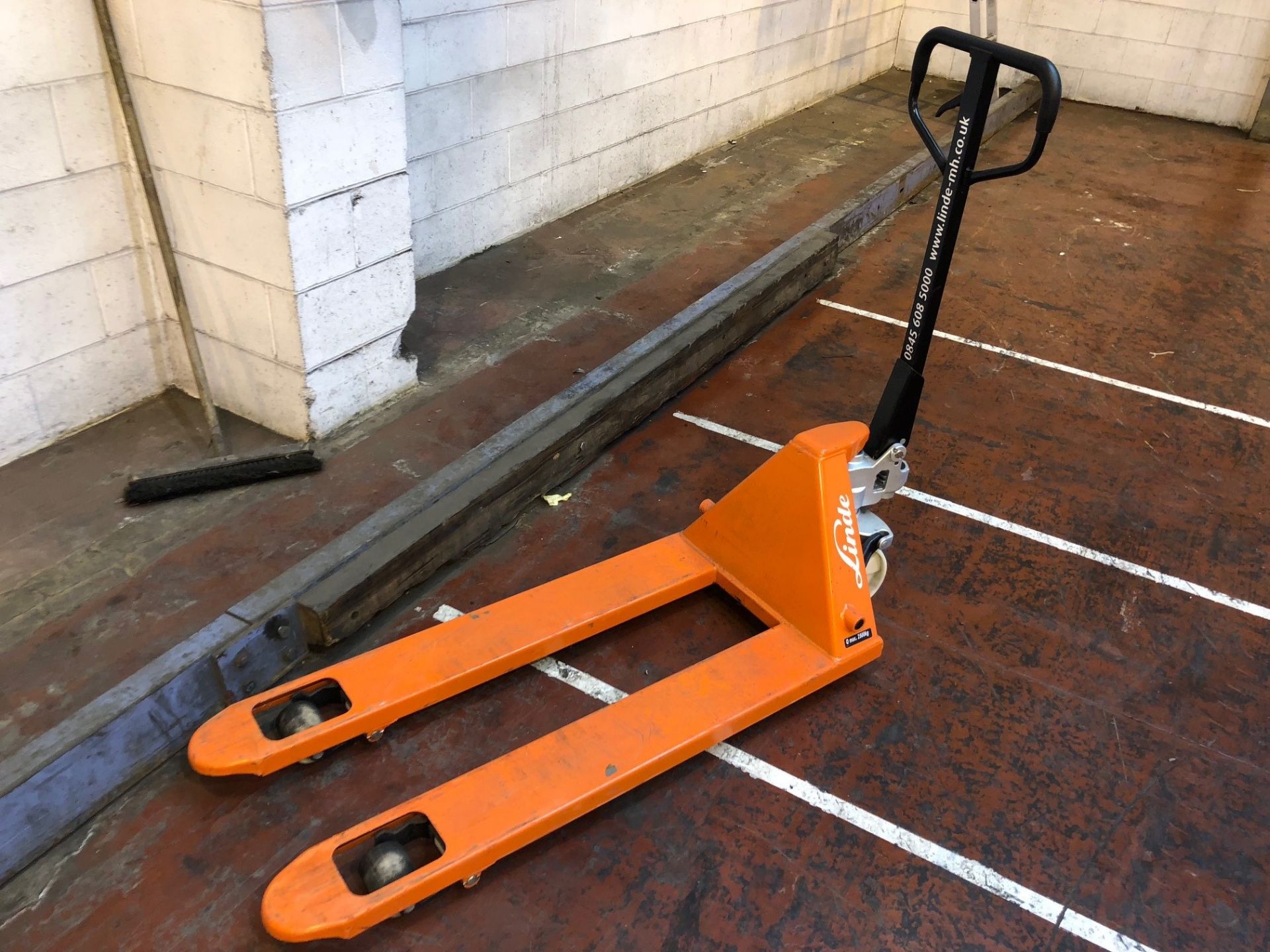 Linde Pallet Truck