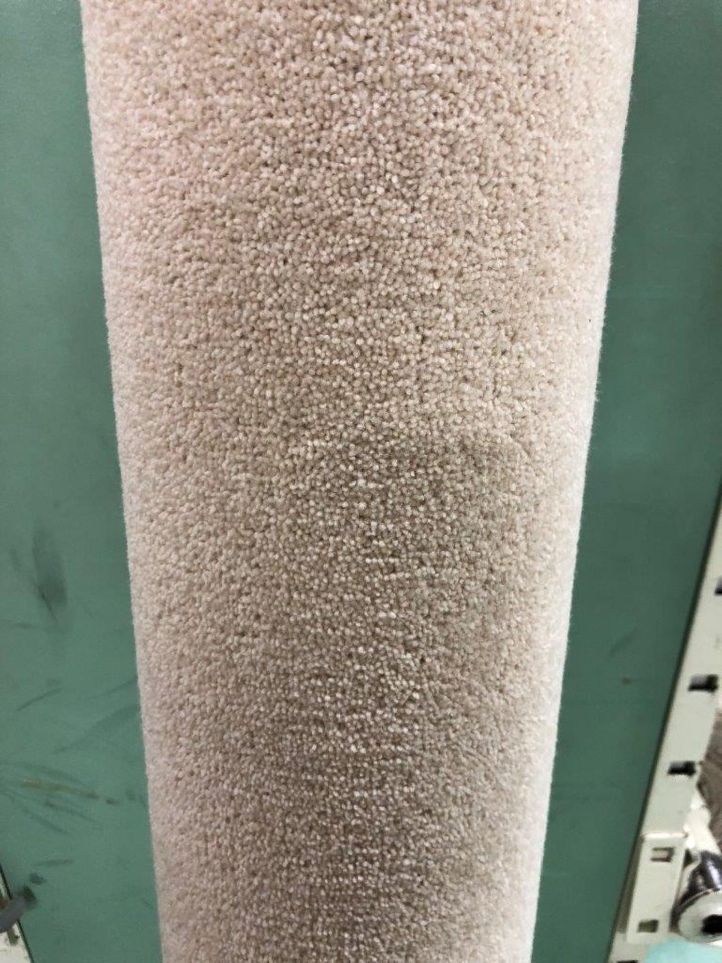 1 x Ryalux Carpet End Roll - Cream 2.2x1.8m2 - Image 3 of 3