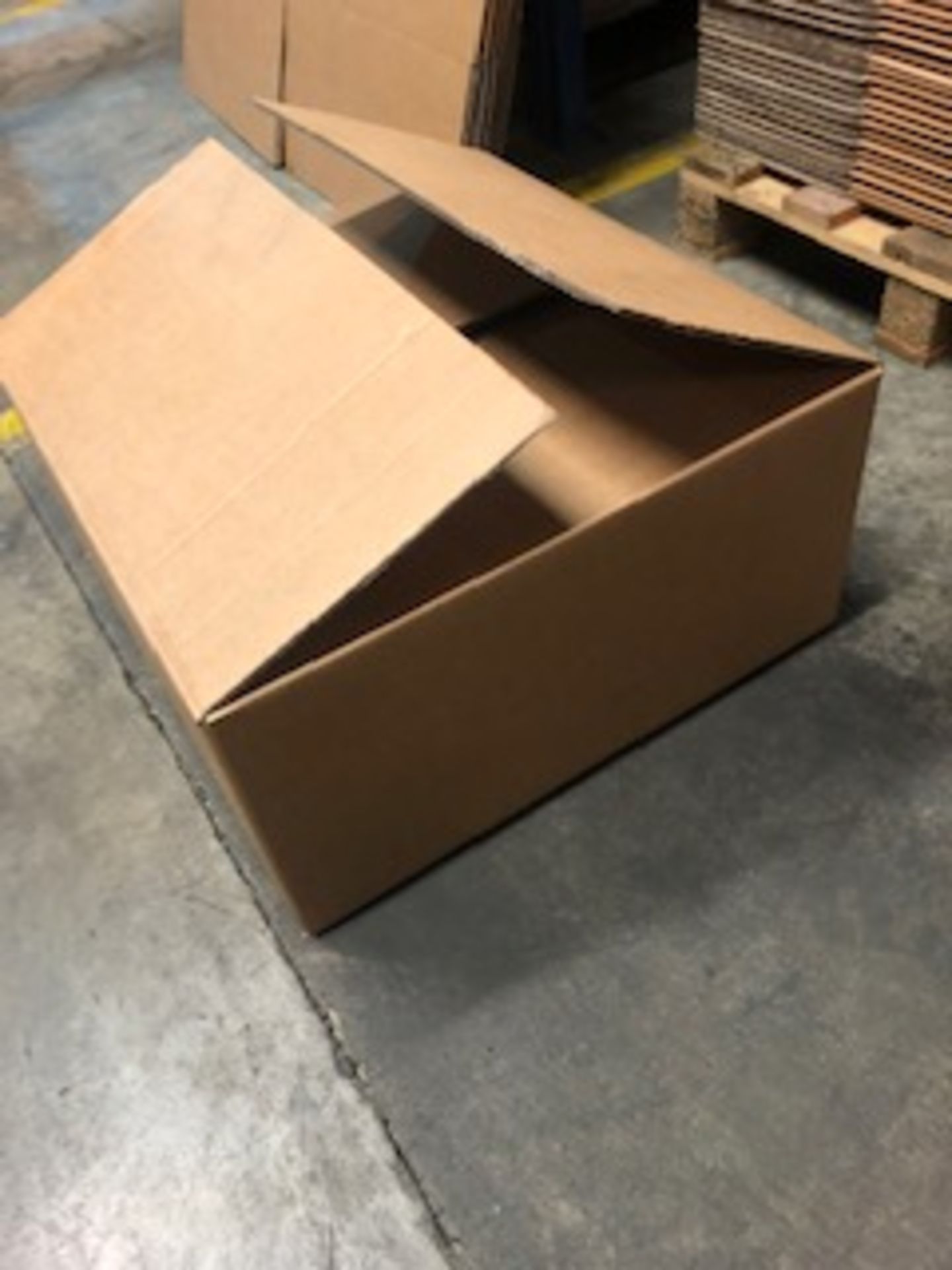 50 x Flat Packed Cardboard Boxes - L57xW57xH28cm (New)