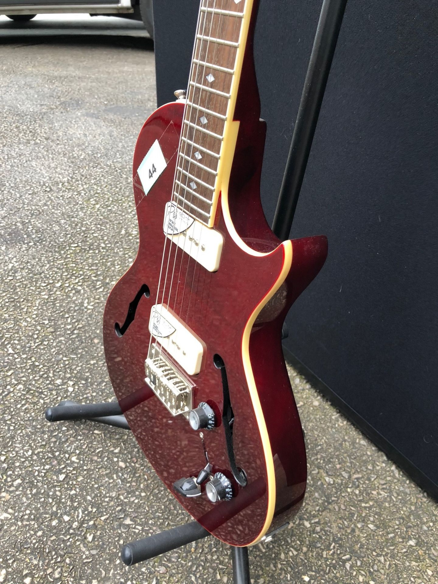 Epiphone Blueshawk Deluxe Wine Red Electric Guitar (Brand New Ex Display - RRP £499.00) - Image 5 of 6
