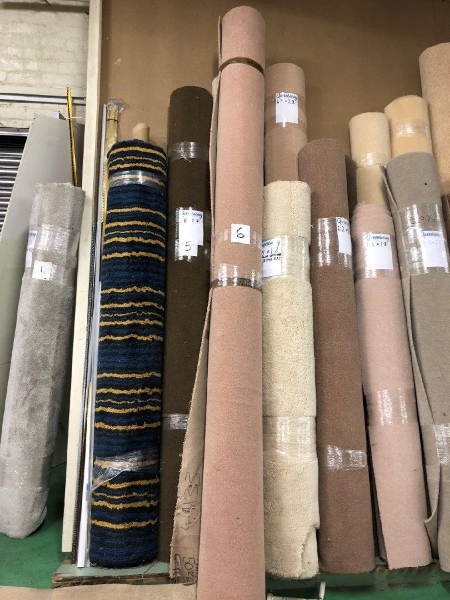 1 x Ryalux Carpet End Roll - Beige 4.9x3.3m2