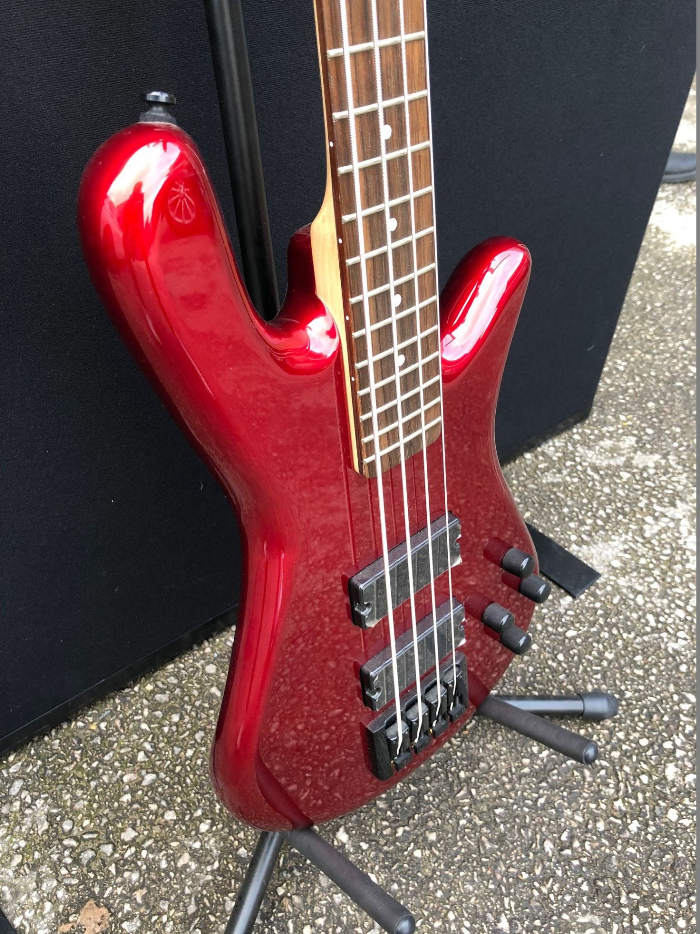 Spector Performer 4 String Electric Bass in Metallic Red (Brand New Ex Display - RRP £319.00) - Image 5 of 6