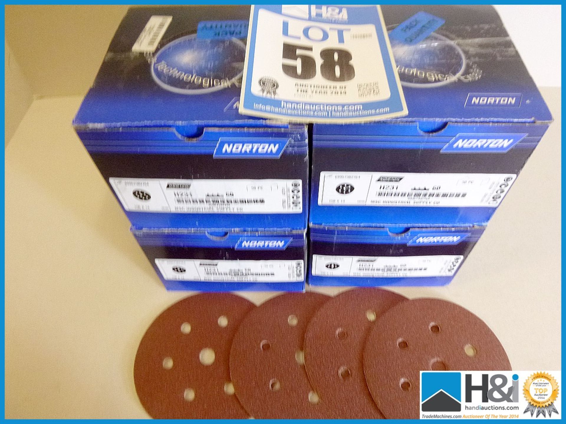 H231 150MM P60 6 + 1 HOLE DISC 69957382764 PACK OF 100. Qty 4 boxes Appraisal: New, unused in