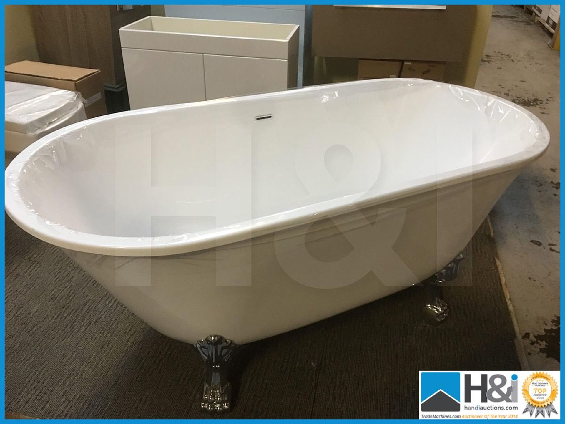 Stunning Hudson Reed Wycomber freestanding bathtub compete with traditional claw feet. High