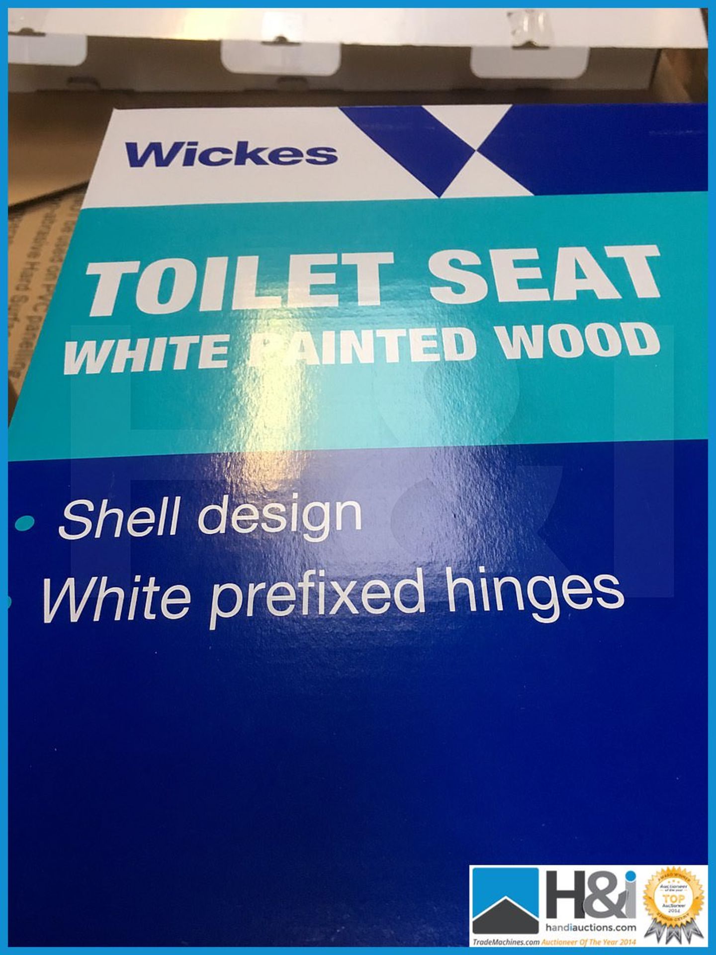 Designer Wickes white painted wood shell design toilet seat. New and Boxed. Suggested - Image 3 of 4