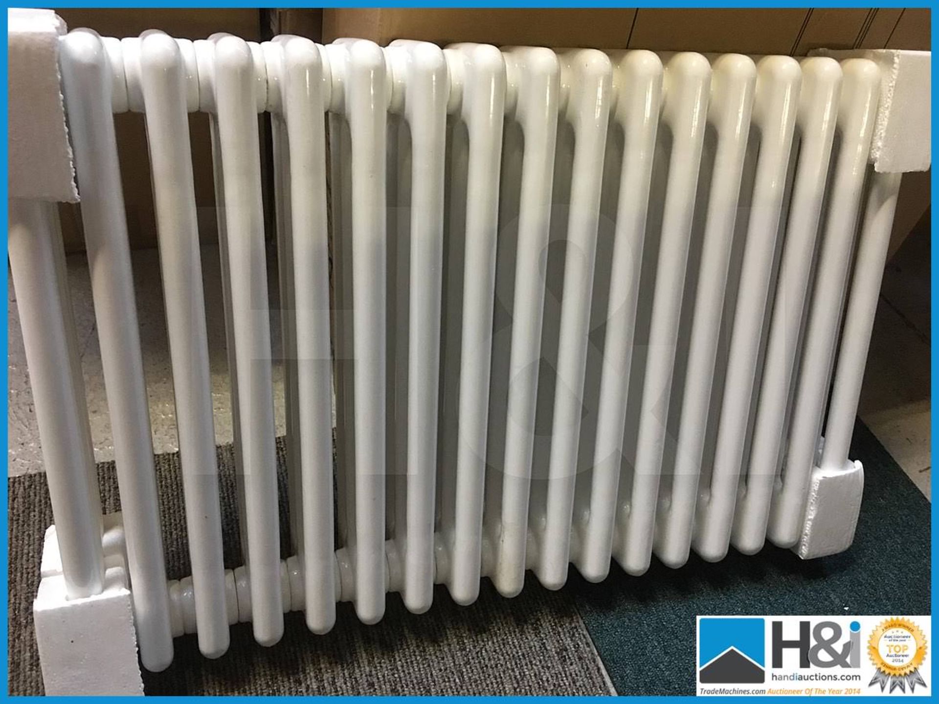 Stunning designer traditional style 3 column radiator in white finish. 750x600. Includes end caps - Image 4 of 4