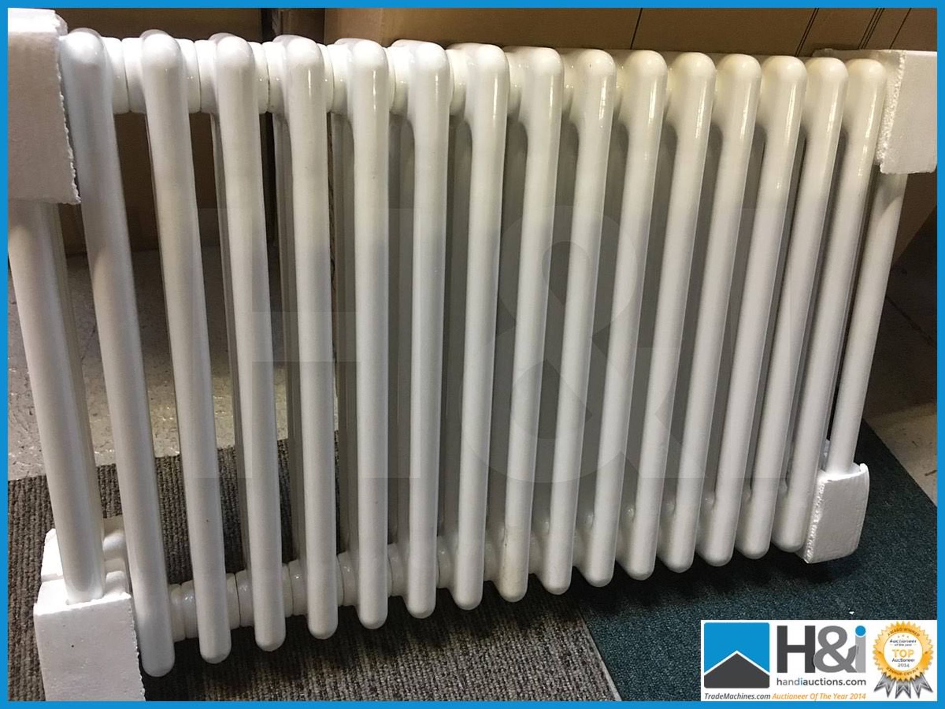 Stunning designer traditional style 3 column radiator in white finish. 500x700. Includes end caps - Image 4 of 4