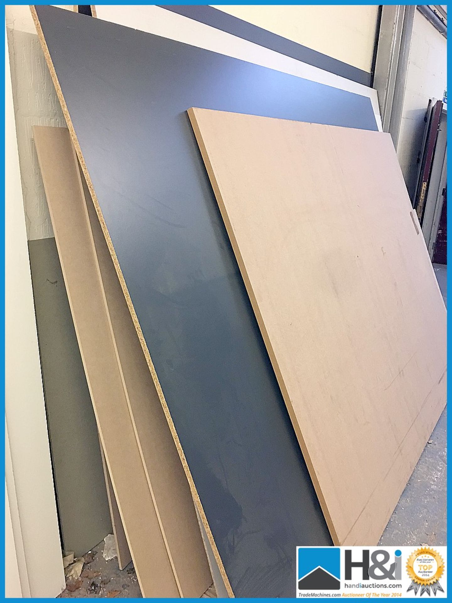 Excellent lot of large sheet materials to passage way including MDF, Corian, faced chipboard. Large, - Image 5 of 11