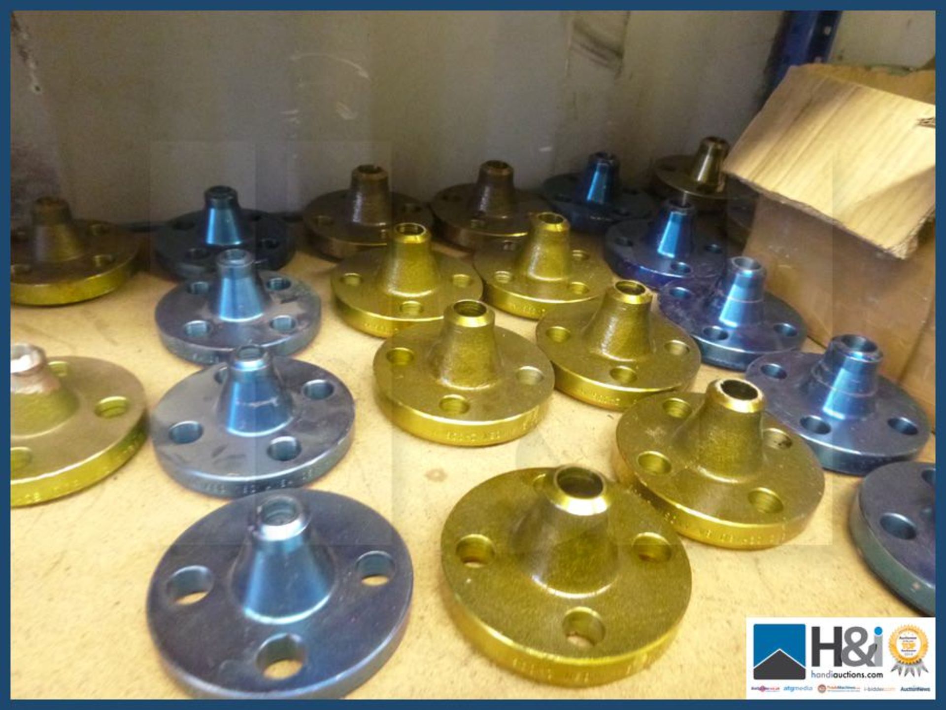 Quantity of various flanges and unfinished projects. No VAT on this lot except on the buyers premium - Image 4 of 4