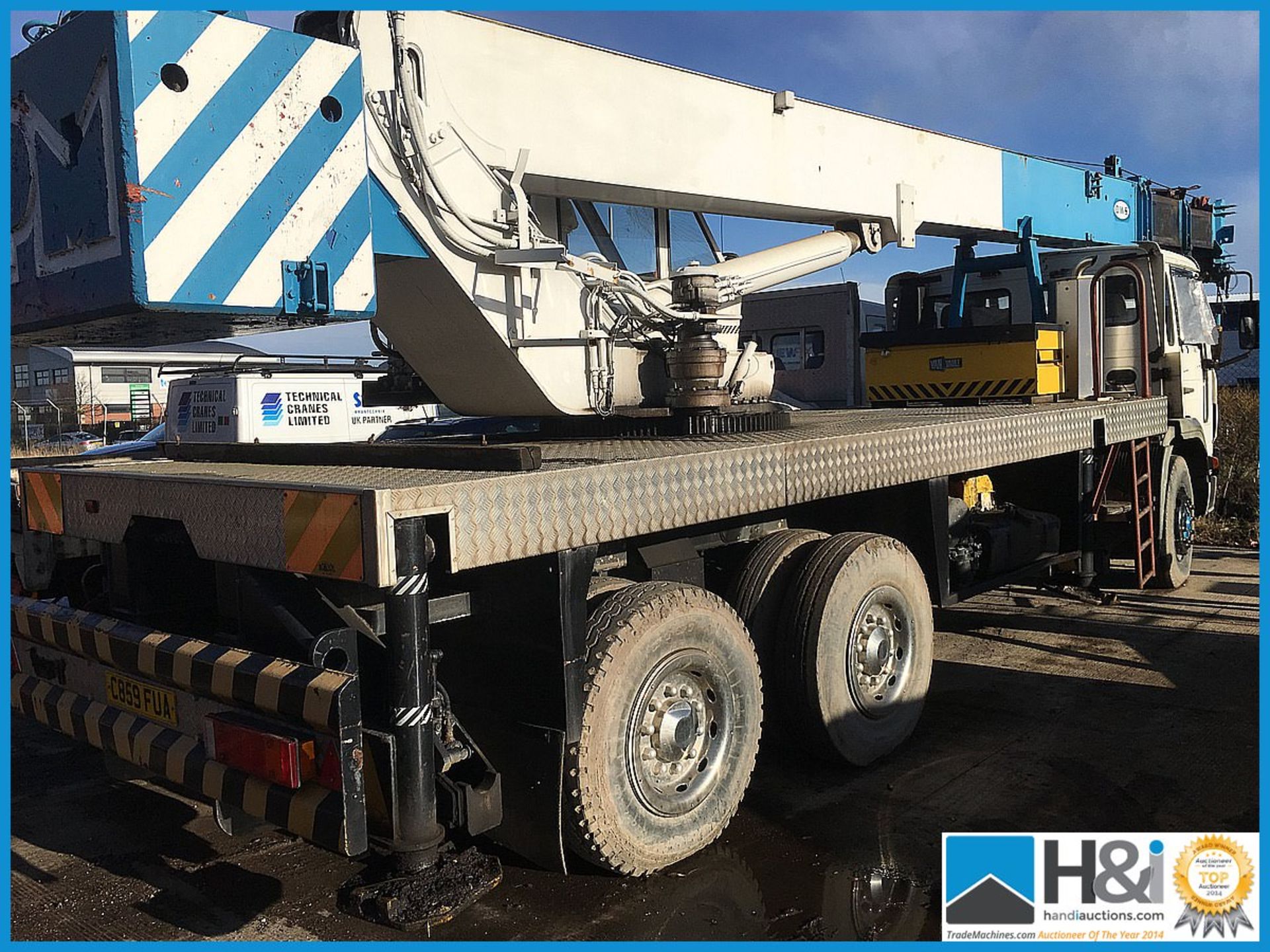 Volvo 25 Tonne mobile crane NO VAT ON THIS ITEM EXCEPT ON BUYERS PREMIUM working order and must - Image 8 of 13