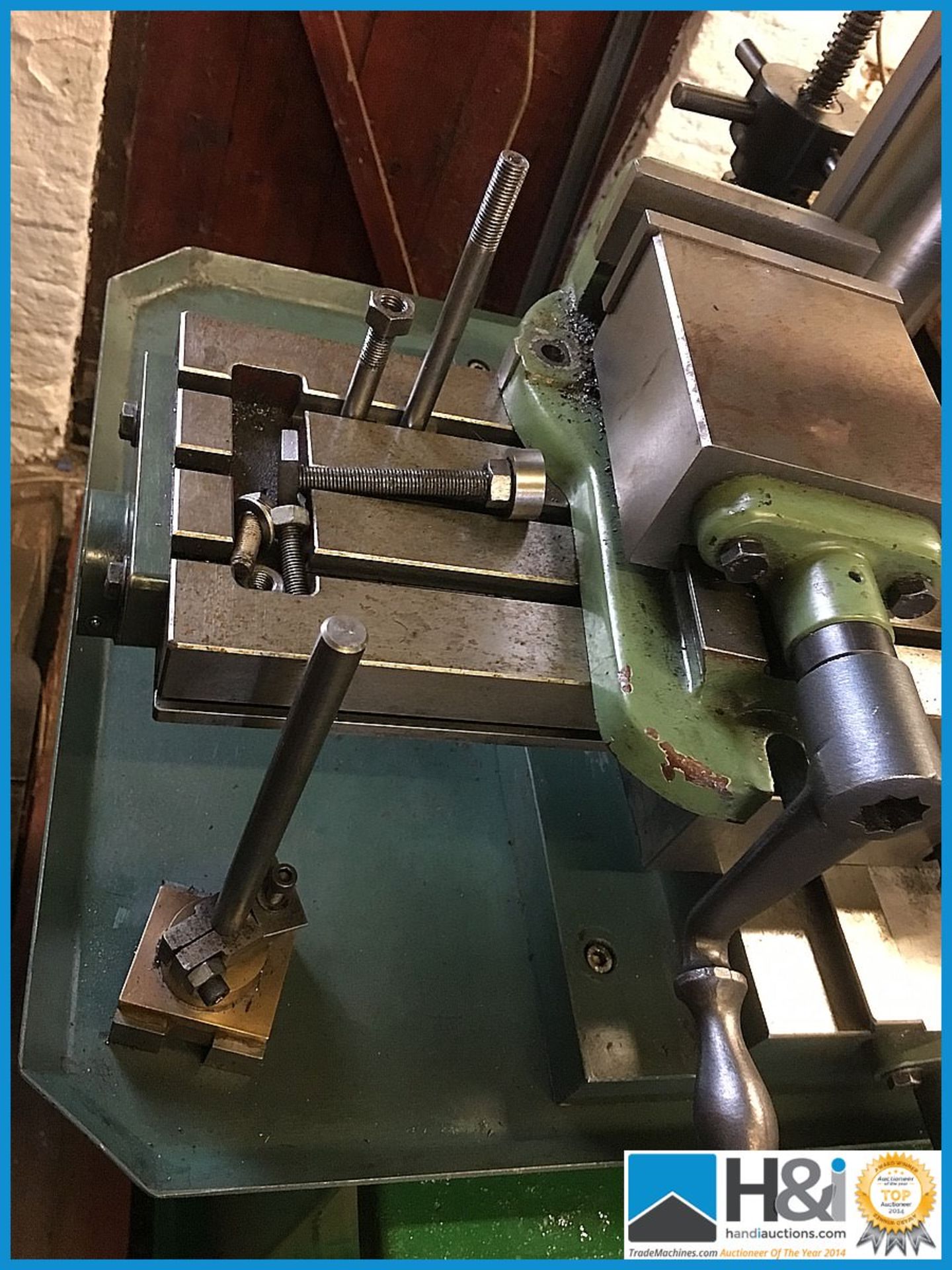 Beautiful example of a Tom Senior Type E single phase milling machine with tilt head, powered bed, - Image 11 of 21