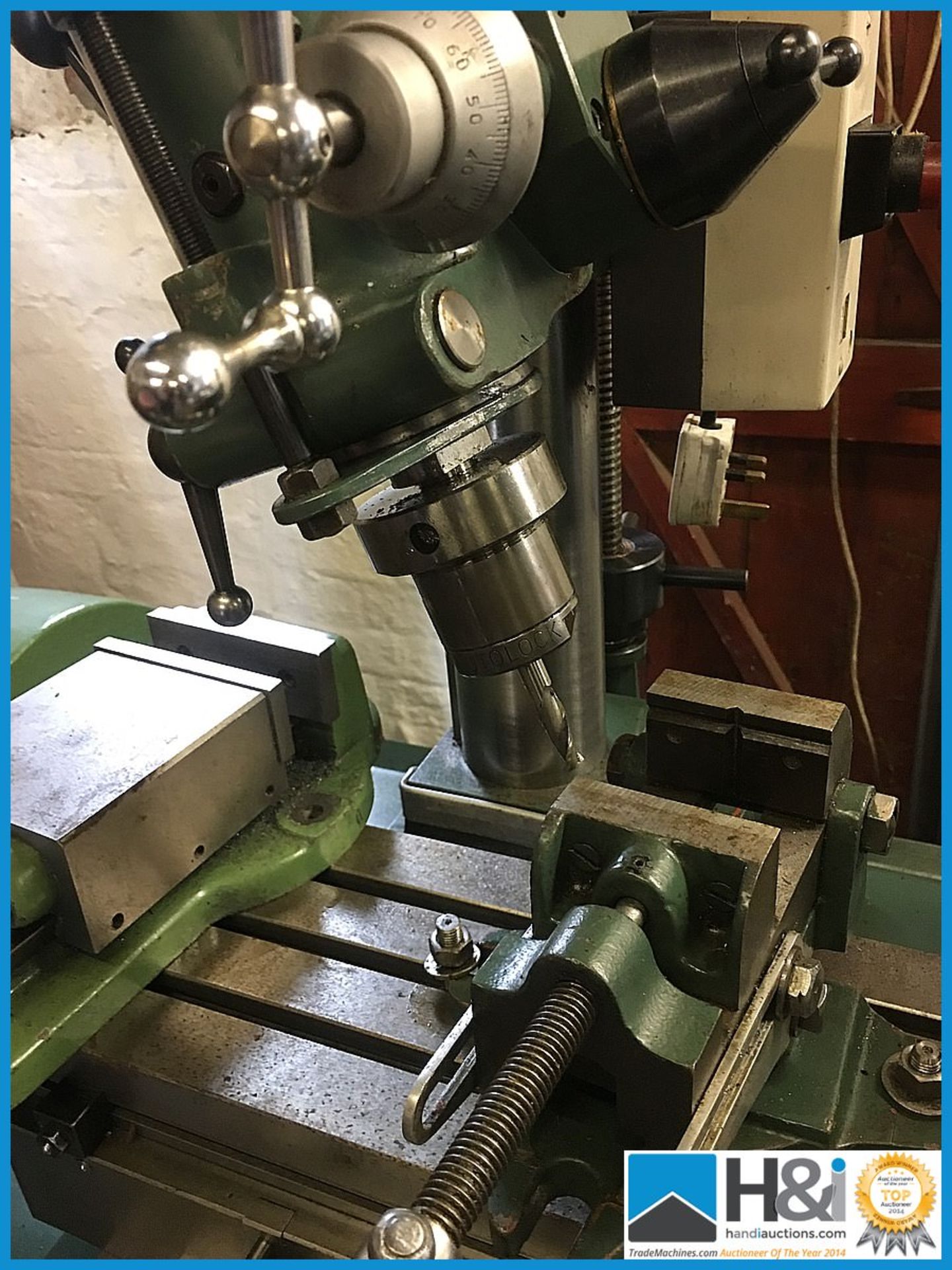 Beautiful example of a Tom Senior Type E single phase milling machine with tilt head, powered bed, - Image 21 of 21