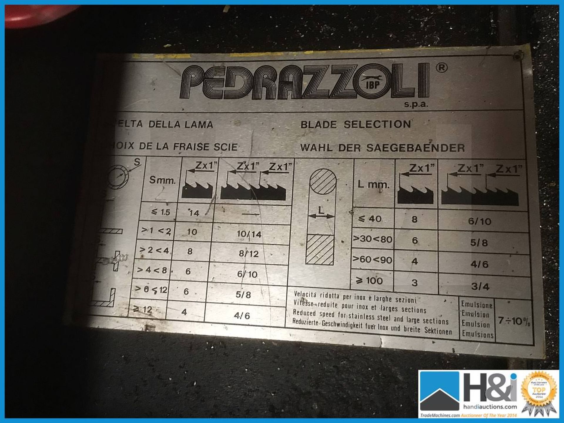 Superb pedrazzoli power or manual feed horizontal metal cutting band saw on wheels. NOTES: Please - Bild 10 aus 10