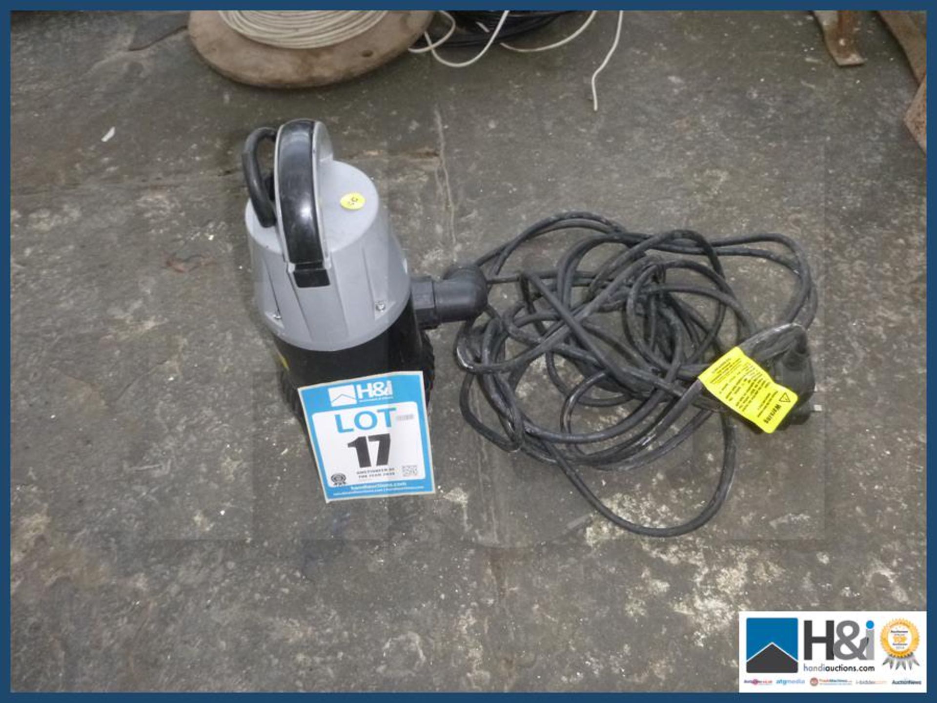 Titan submersible pump single-phase 750w . Appraisal: Used, good. Viewing essential Serial No: NA