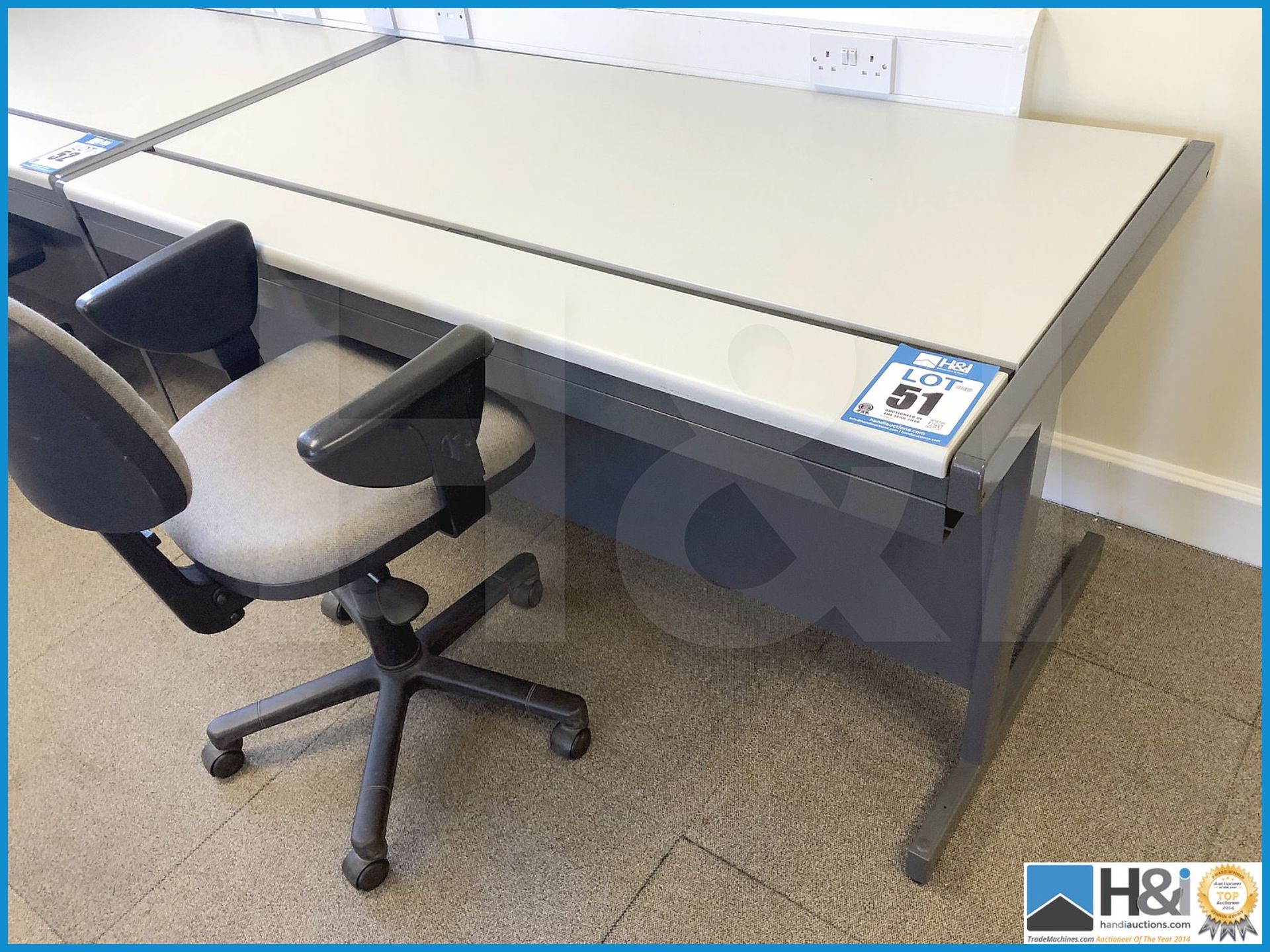 Excellent Project metal framed office desk with rear lift up cable tidy section. Presented in excell - Image 2 of 2