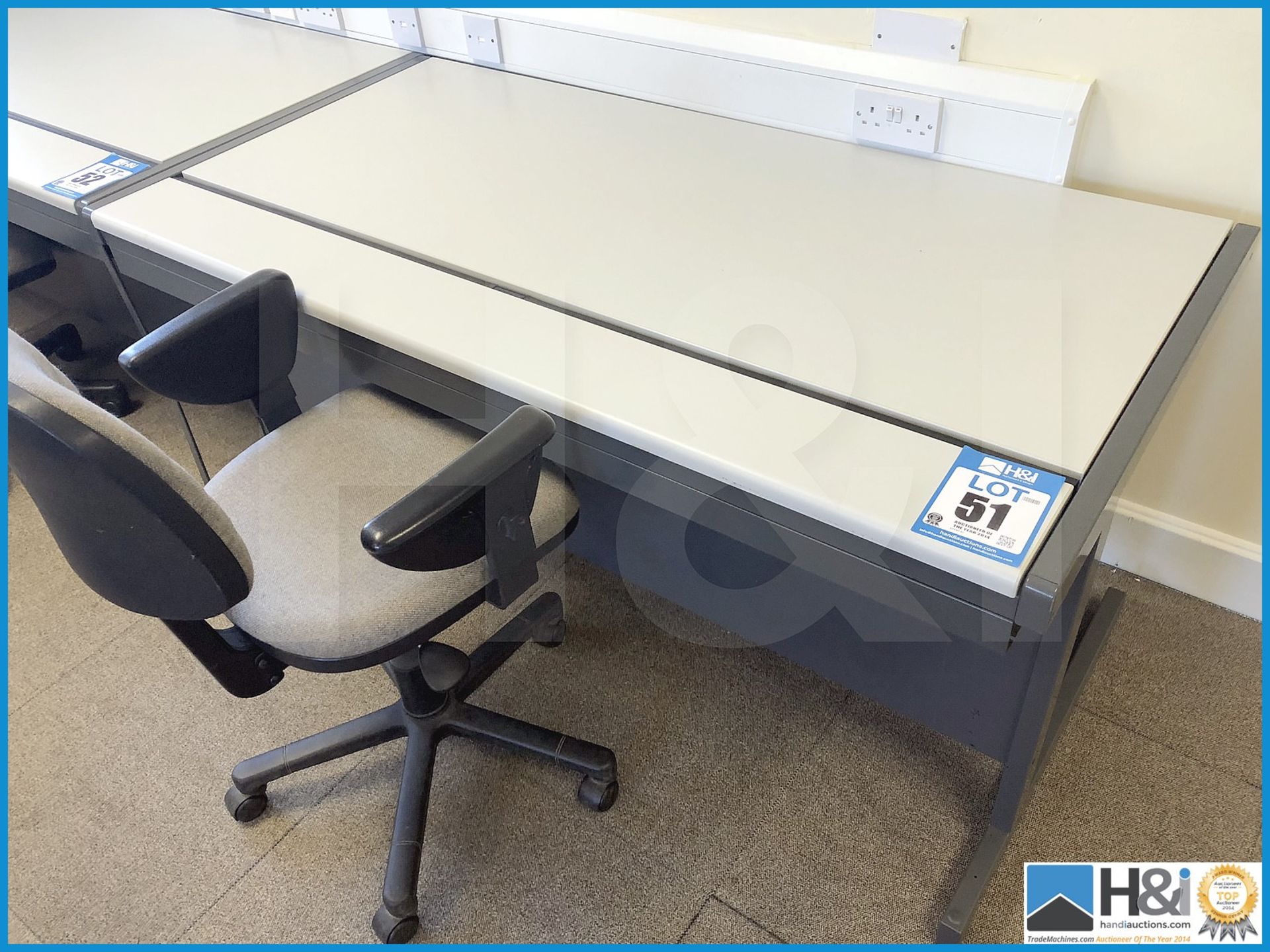Excellent Project metal framed office desk with rear lift up cable tidy section. Presented in excell