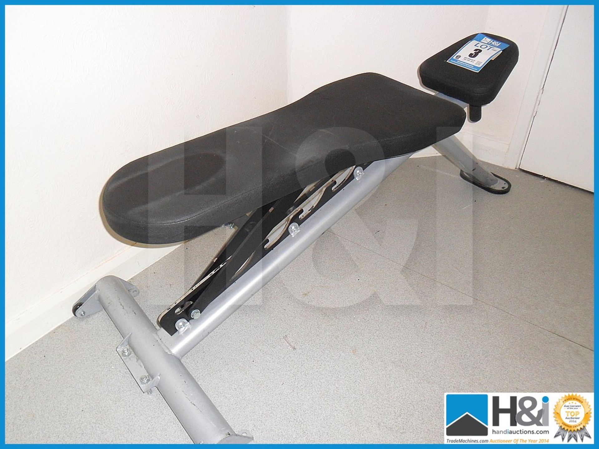 Adjustable workout bench in excellent condition - Image 2 of 2