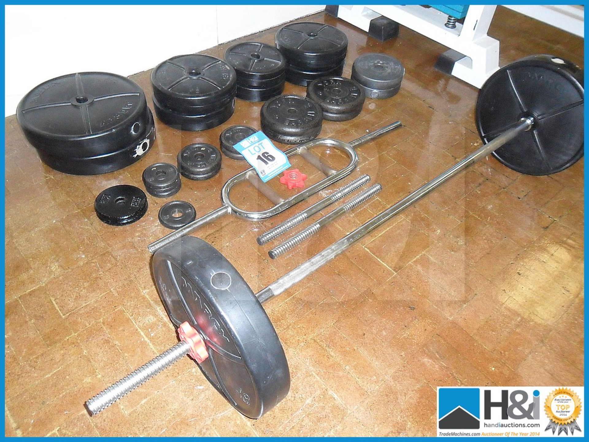 Set of lift weights, bars etc in excellent condition - Image 3 of 3