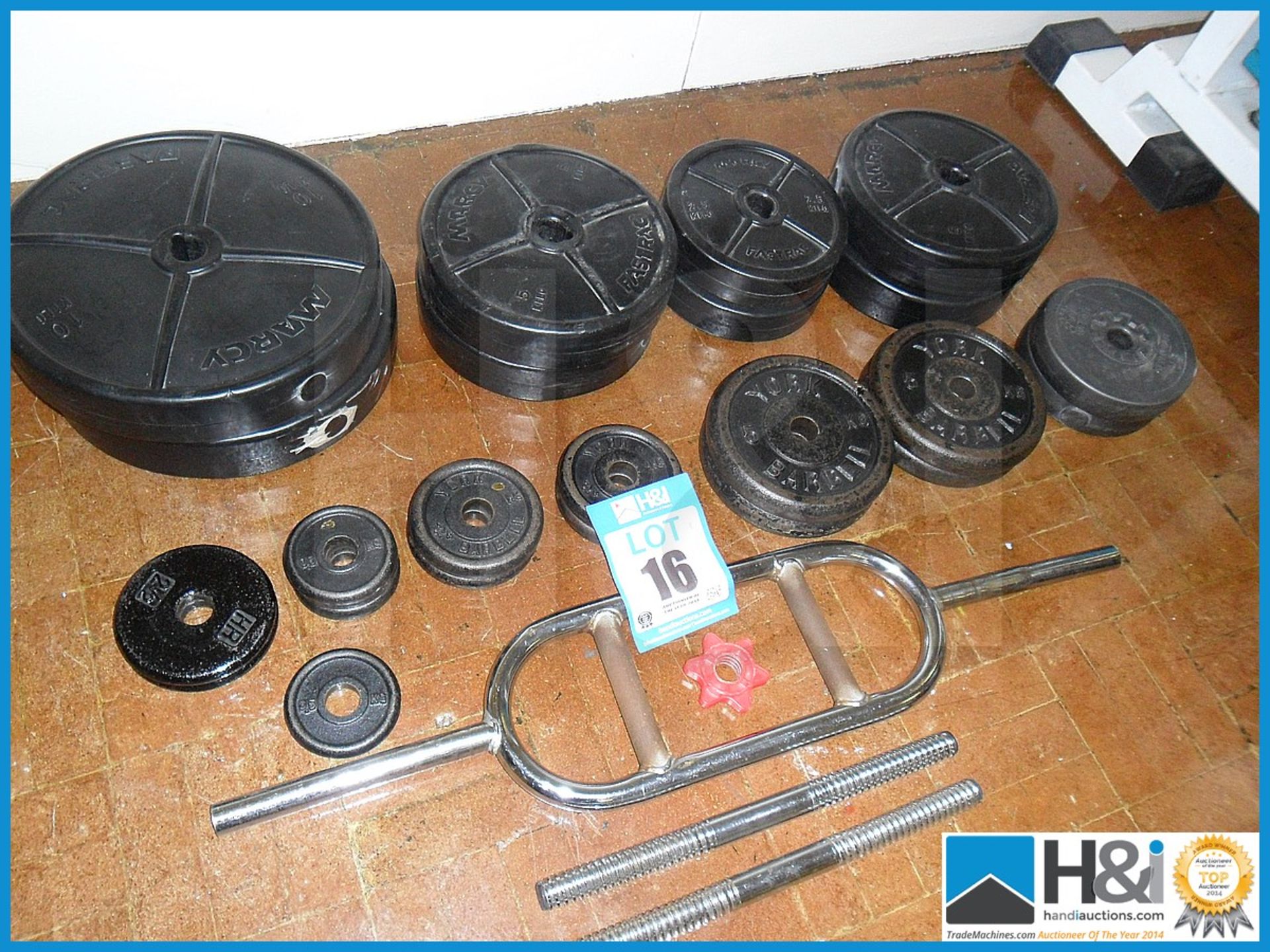 Set of lift weights, bars etc in excellent condition - Image 2 of 3