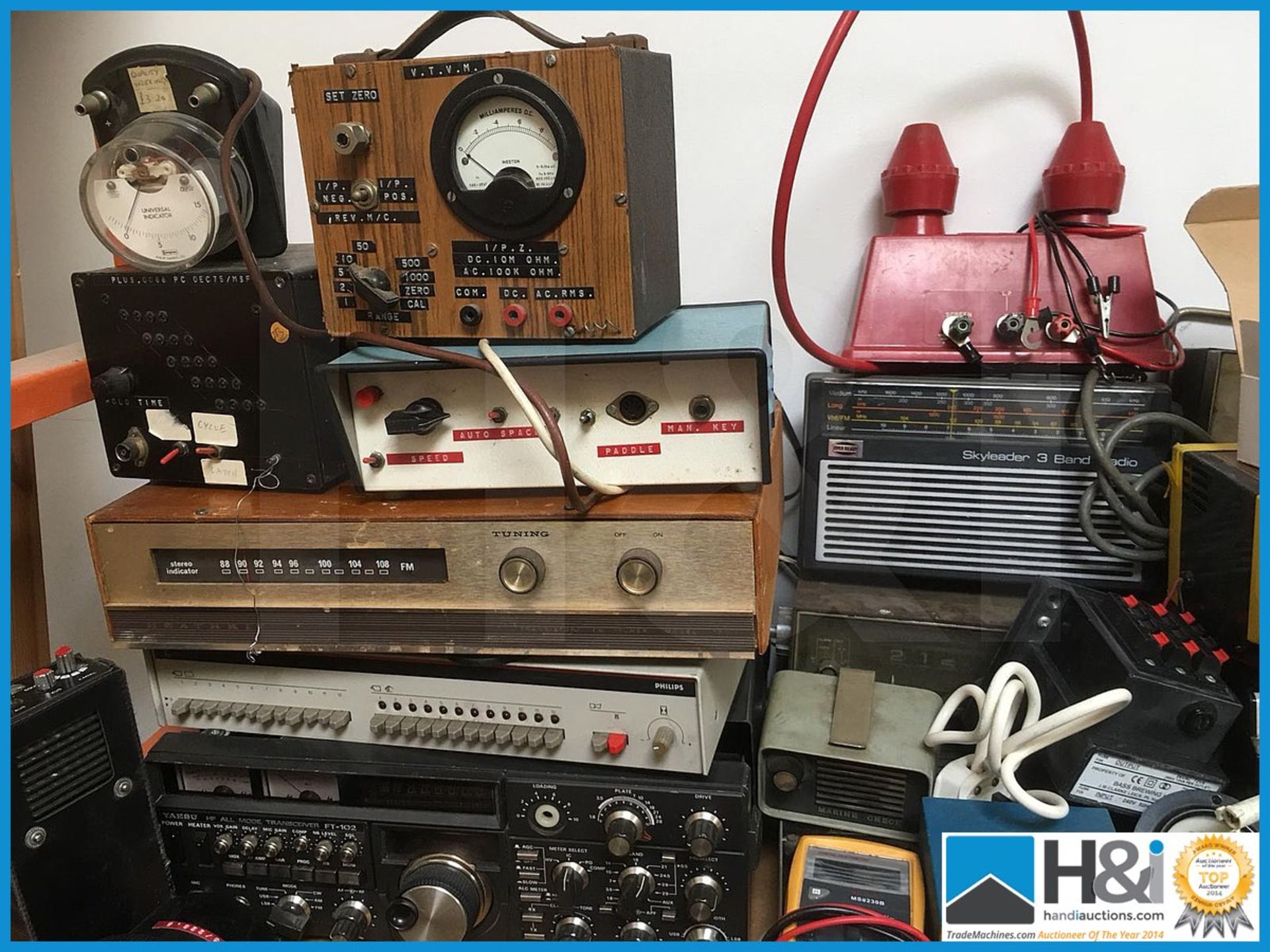 Last lot of the sale, mixed lot of unsorted radio, communications, test, TV related items all untest - Image 14 of 20