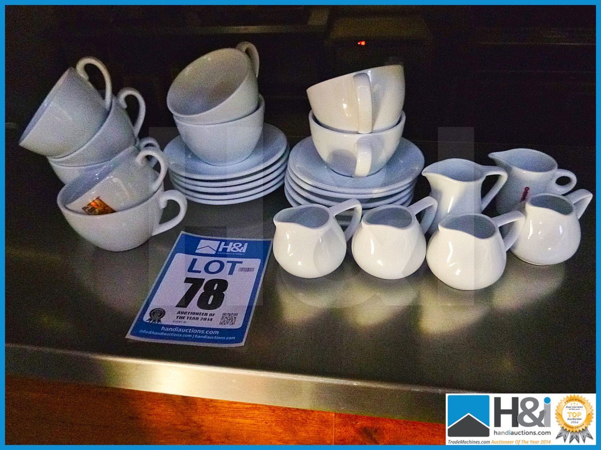 Quantity of cups, saucers and milk jugs