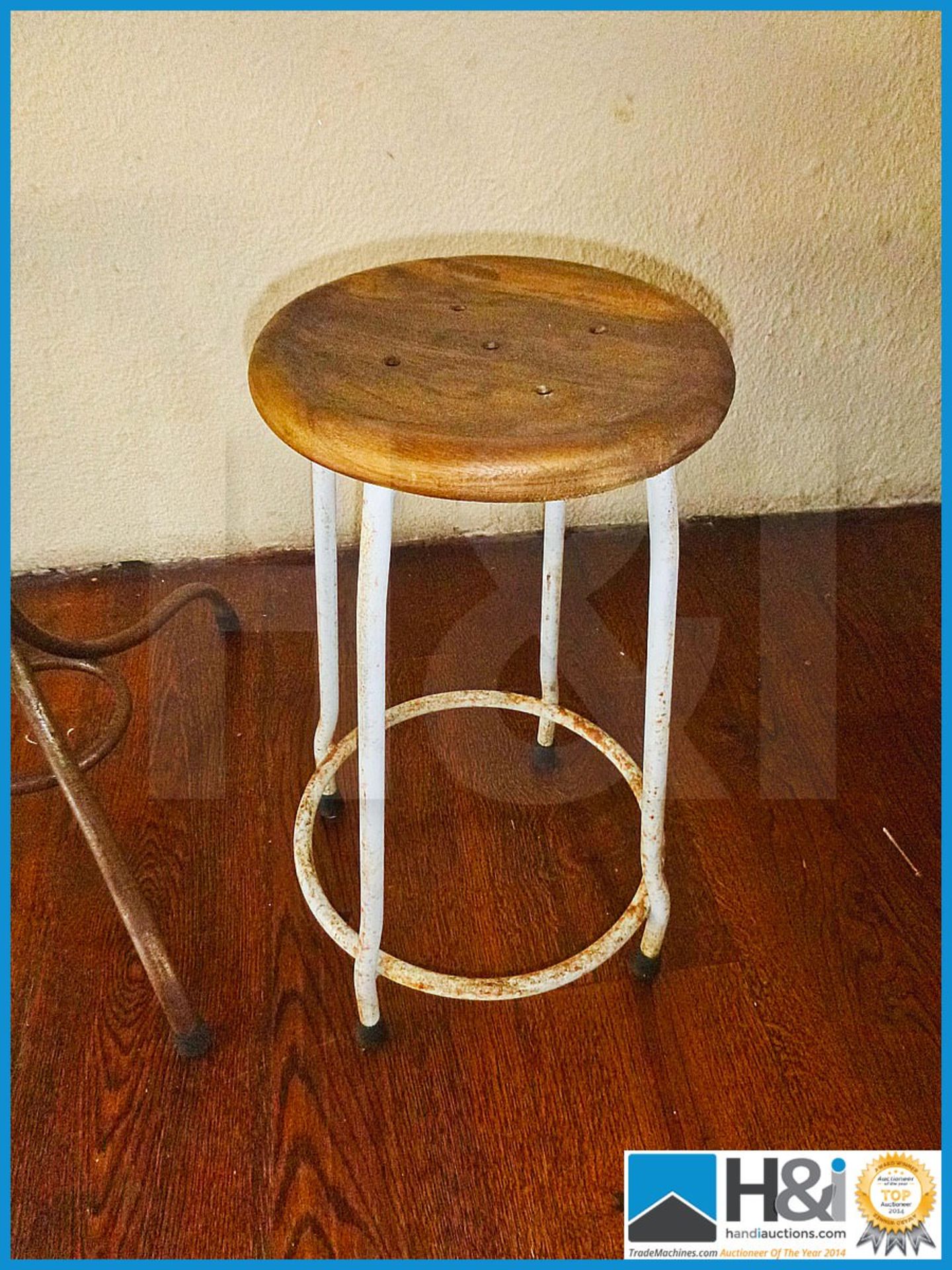 Vintage effect Cola bistro table with 2 stools - Image 3 of 4