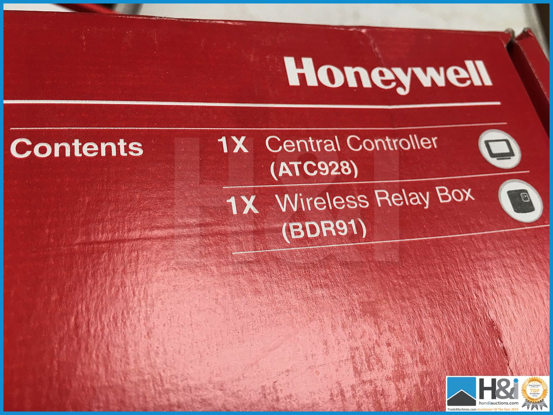 Honeywell Evohome base pack ATP921G2080. Unused and boxed. Suggested manufacturers selling price GBP - Image 3 of 4