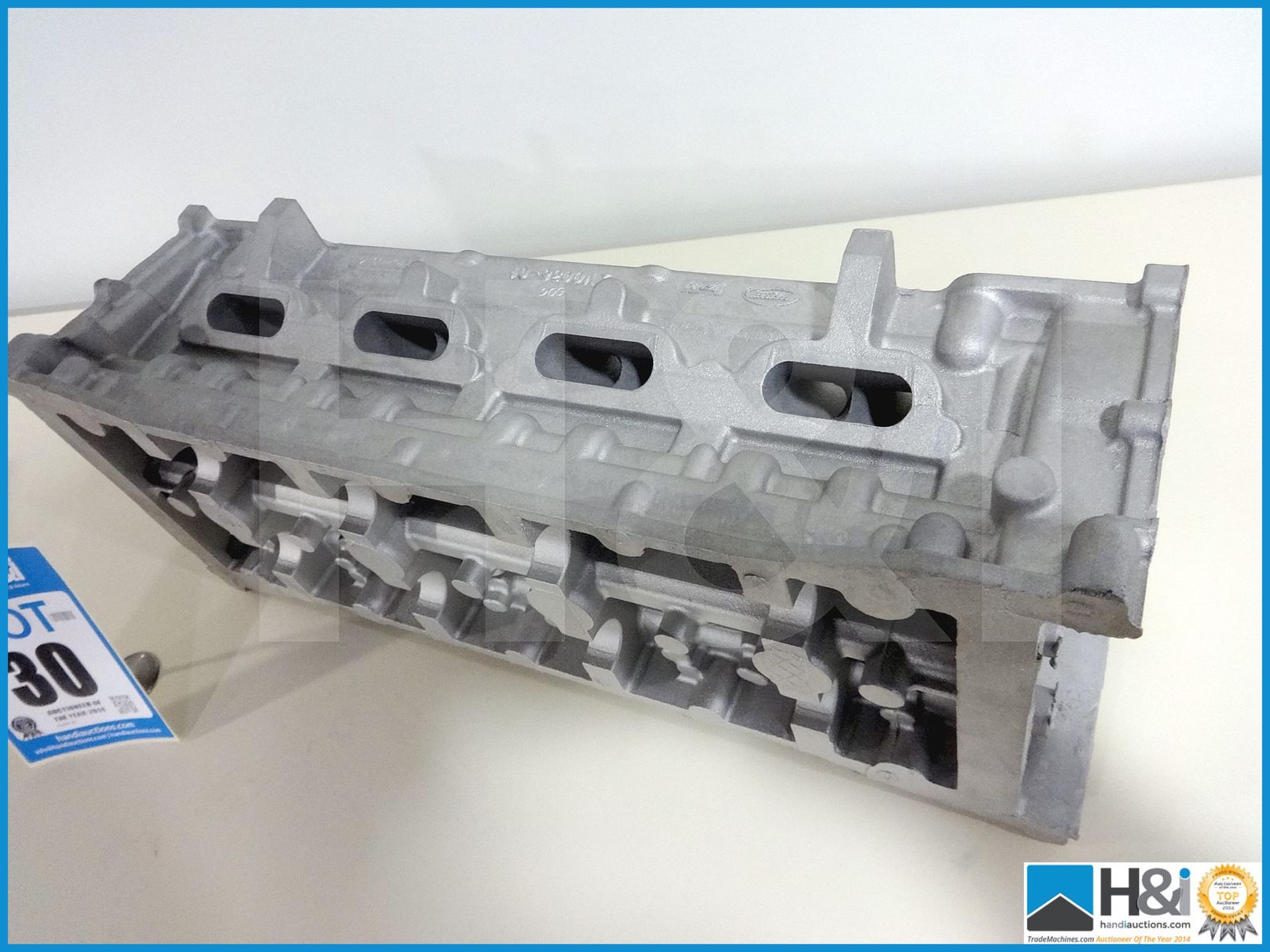 Cosworth XG raw cast cylinder head. MC: XV0035 CILN: 114 - Bild 2 aus 3