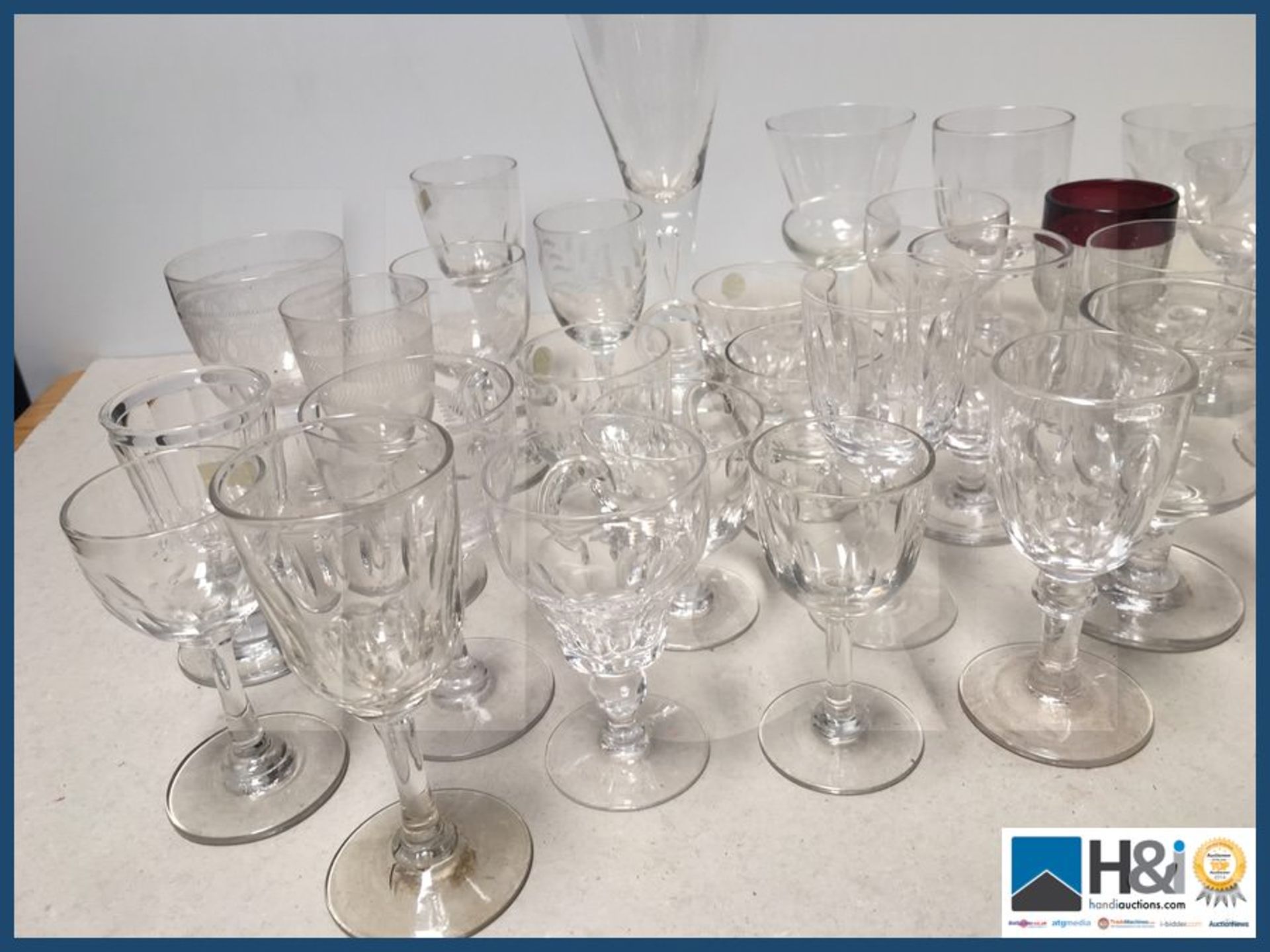 Collection of small vintage wine and sherry glasses. - Image 2 of 5