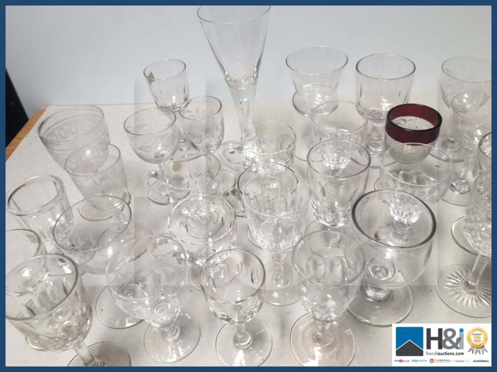 Collection of small vintage wine and sherry glasses. - Image 5 of 5