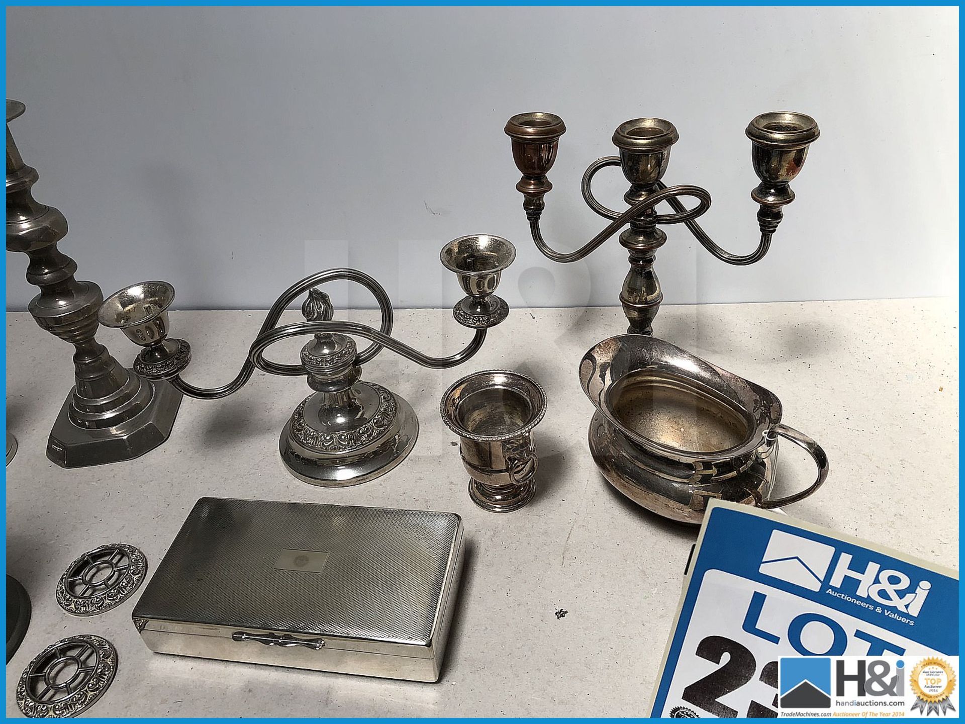 Good lot of mixed silver plate and metal ware. - Image 4 of 4