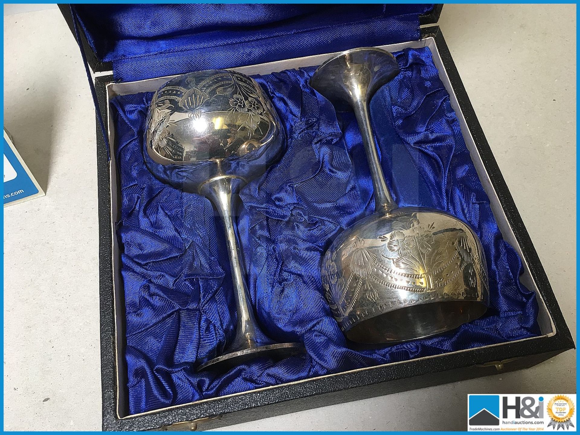 Pair EPNS goblets in case - Image 2 of 3