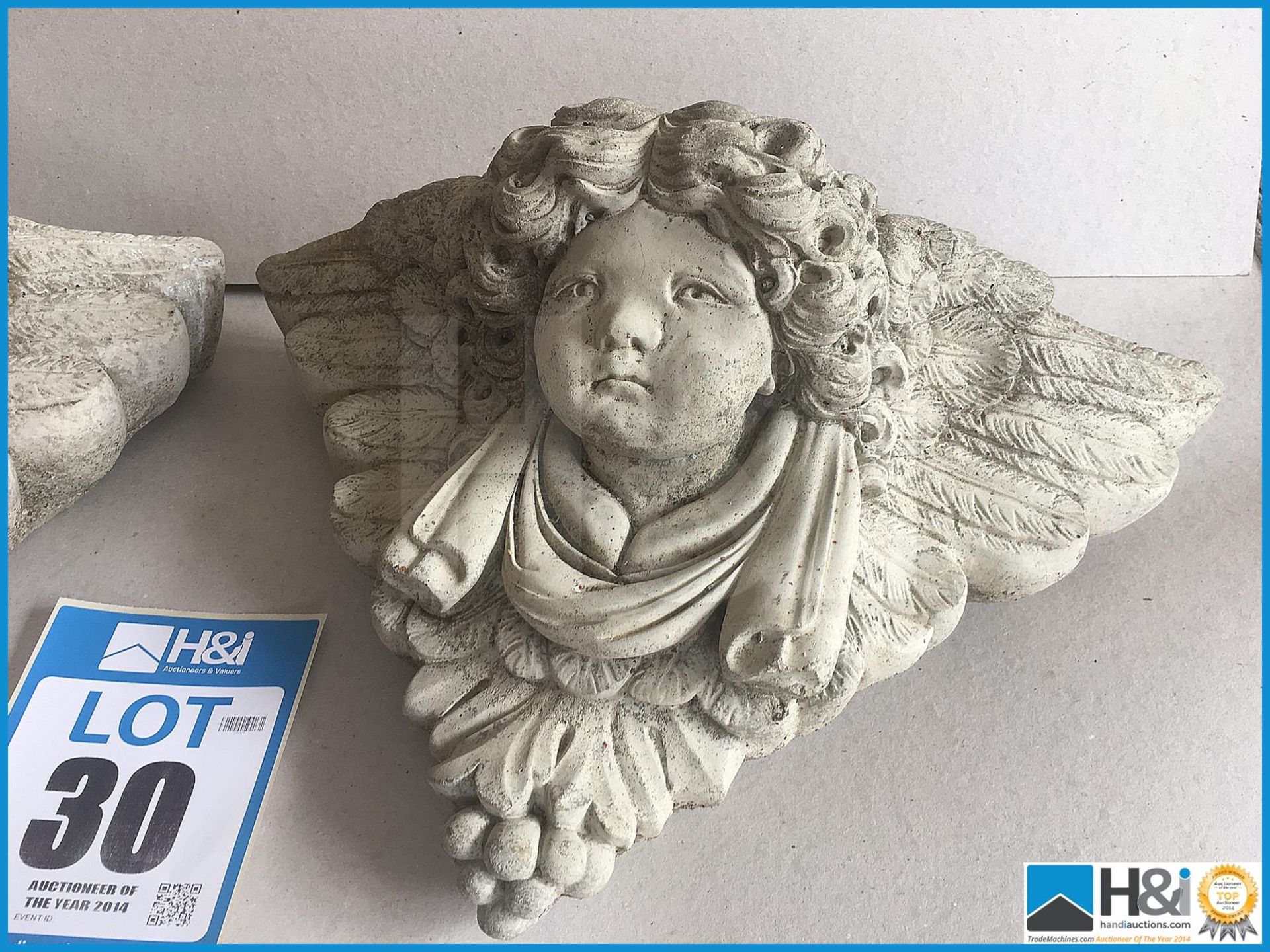 A pair of delightful vintage stone cherub planters in excellent condition. - Image 3 of 4