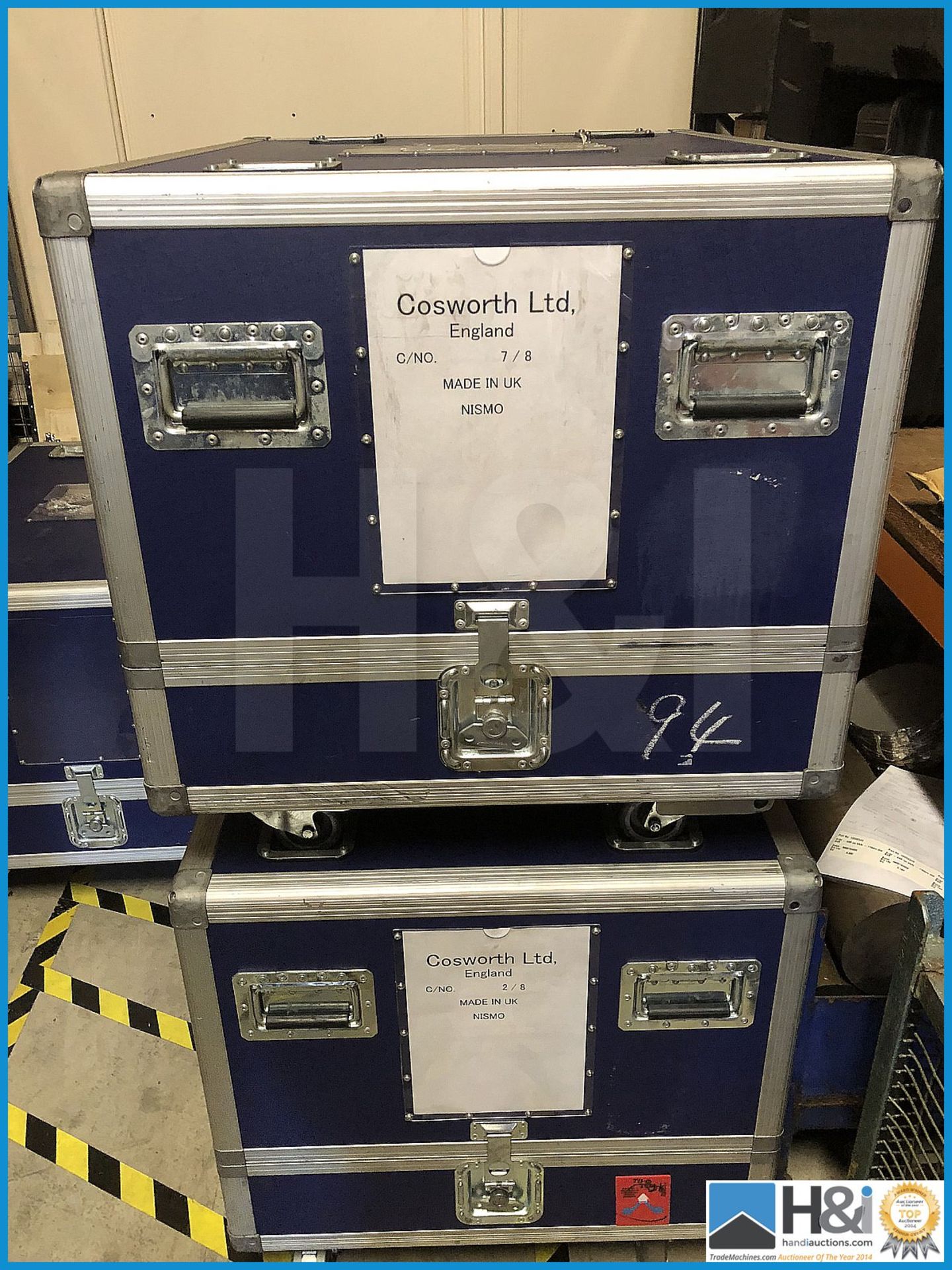 Quentor engine flight case complete with loading skids. Appx 28in x 38in x 24in. Cost over GBP 1,400 - Image 2 of 9