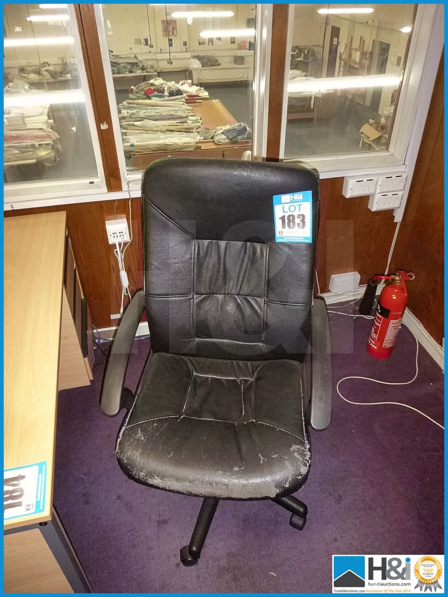 OFFICE CHAIR