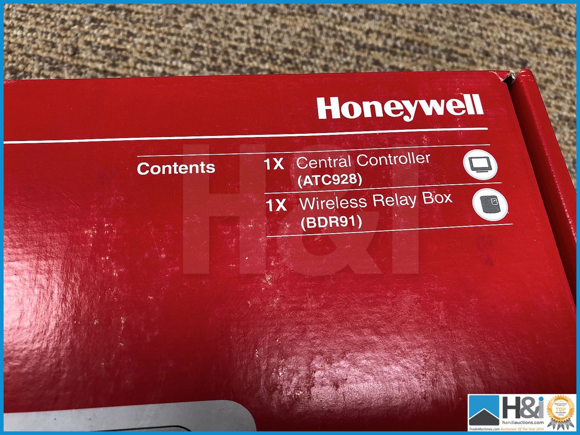 Honeywell Evohome base pack 300010 .New and boxed. Suggested Manufacturers Selling Price Each GBP 39 - Image 3 of 3