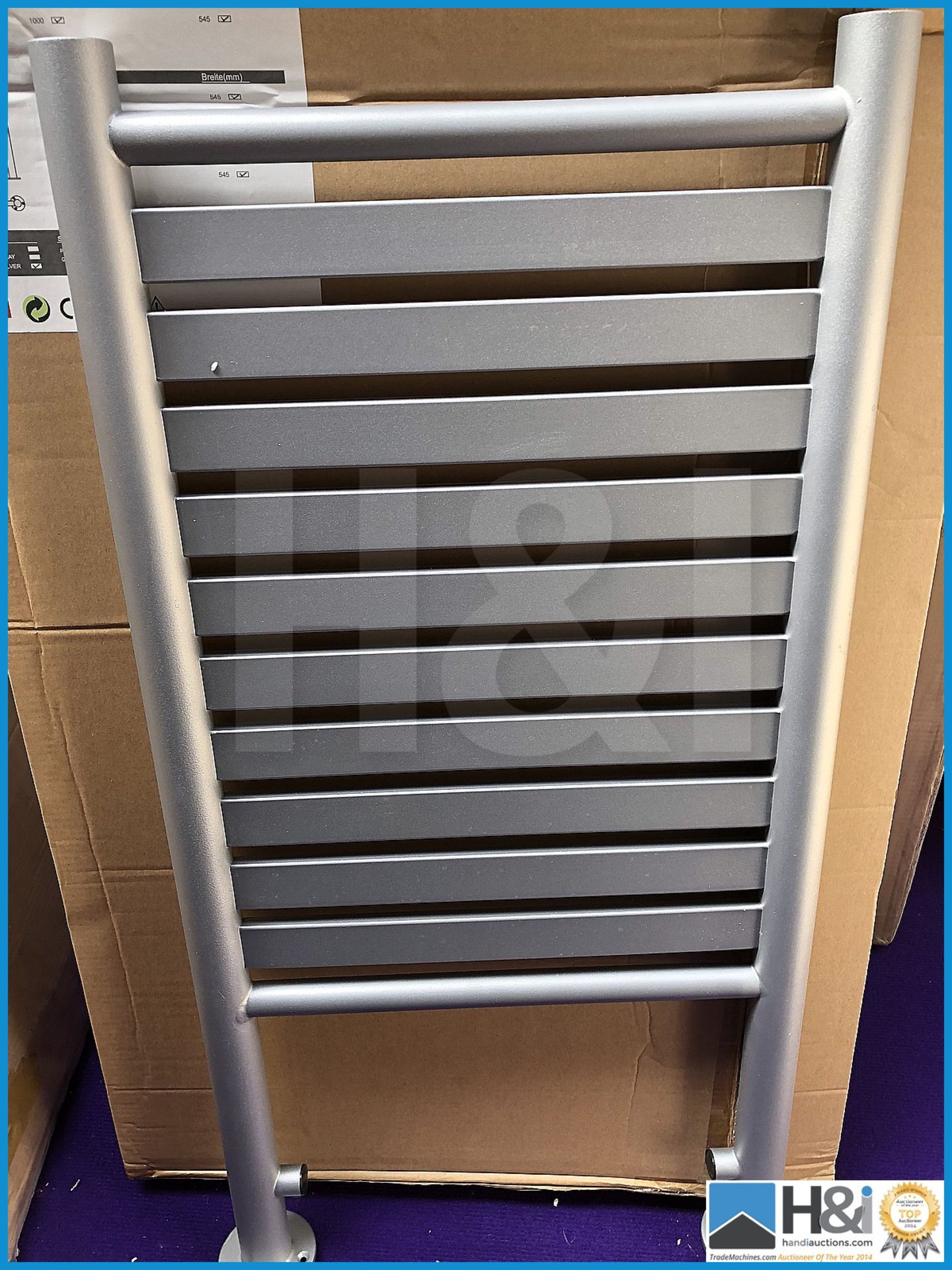 Designer matt silver flat radiator 1000x545 .New and boxed. Suggested Manufacturers Selling Price Ea - Image 2 of 2